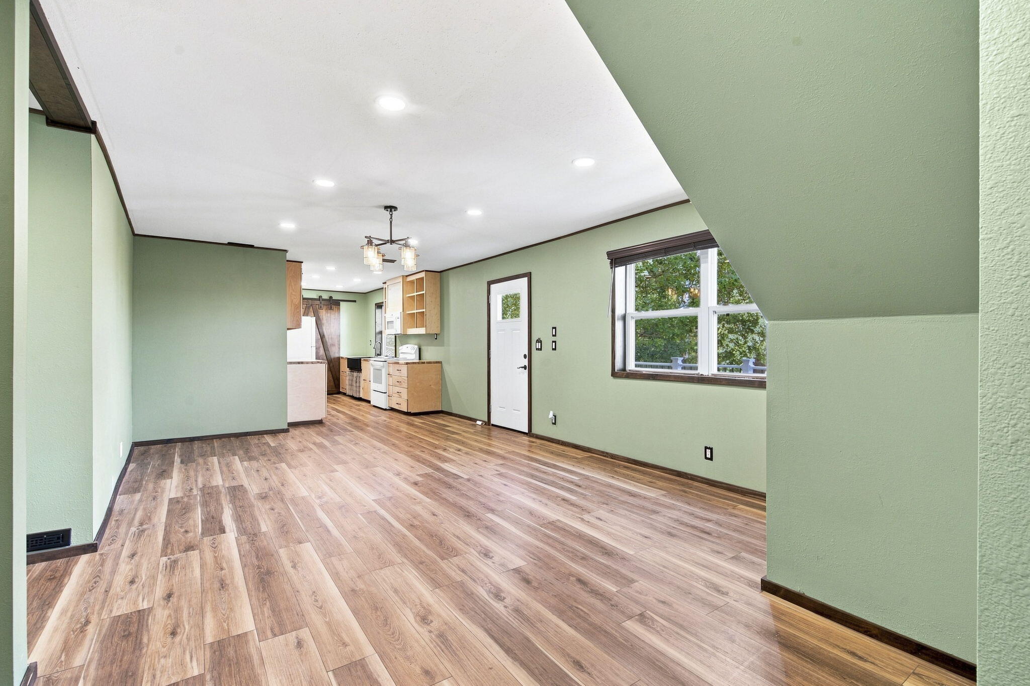 1815 Boswell Avenue Property Photo 21