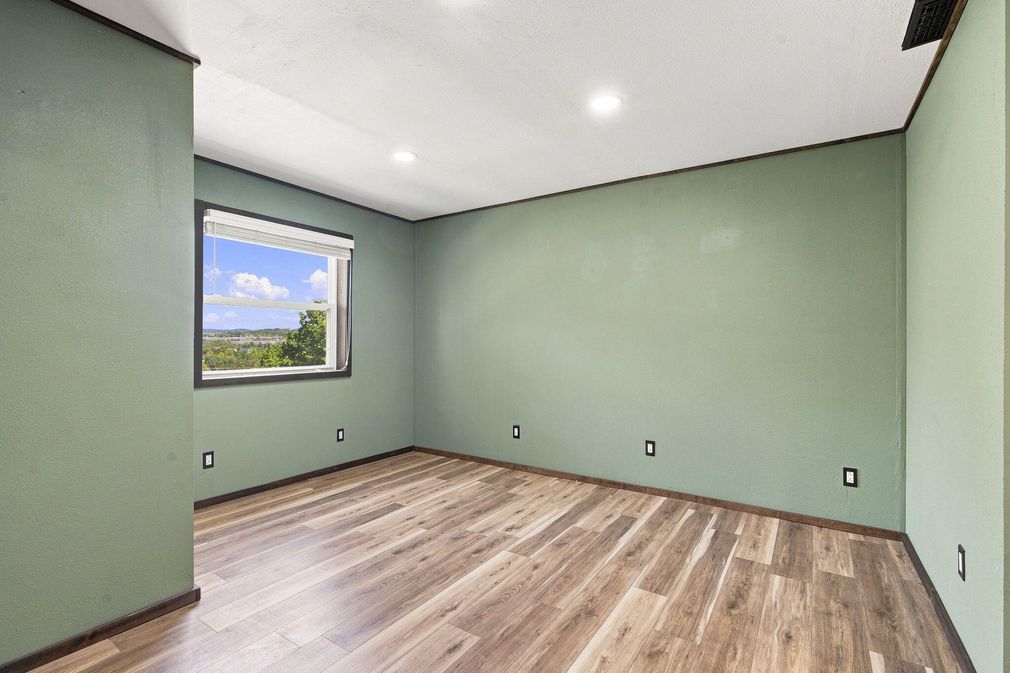 1815 Boswell Avenue Property Photo 26