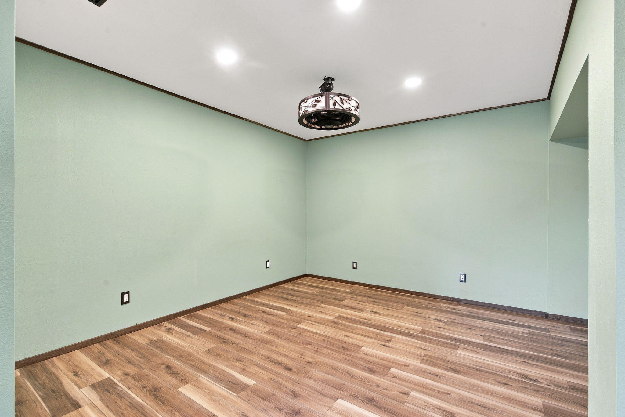 1815 Boswell Avenue Property Photo 28