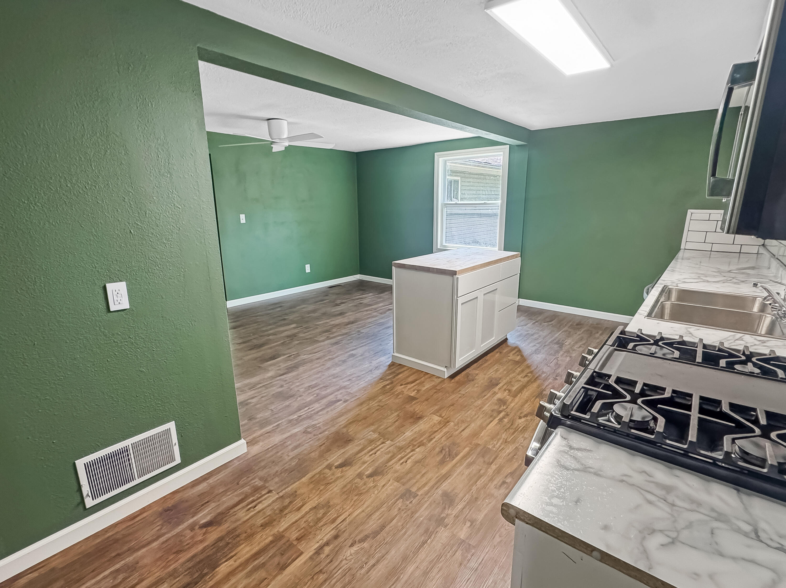 716 Campbell Street Property Photo 7