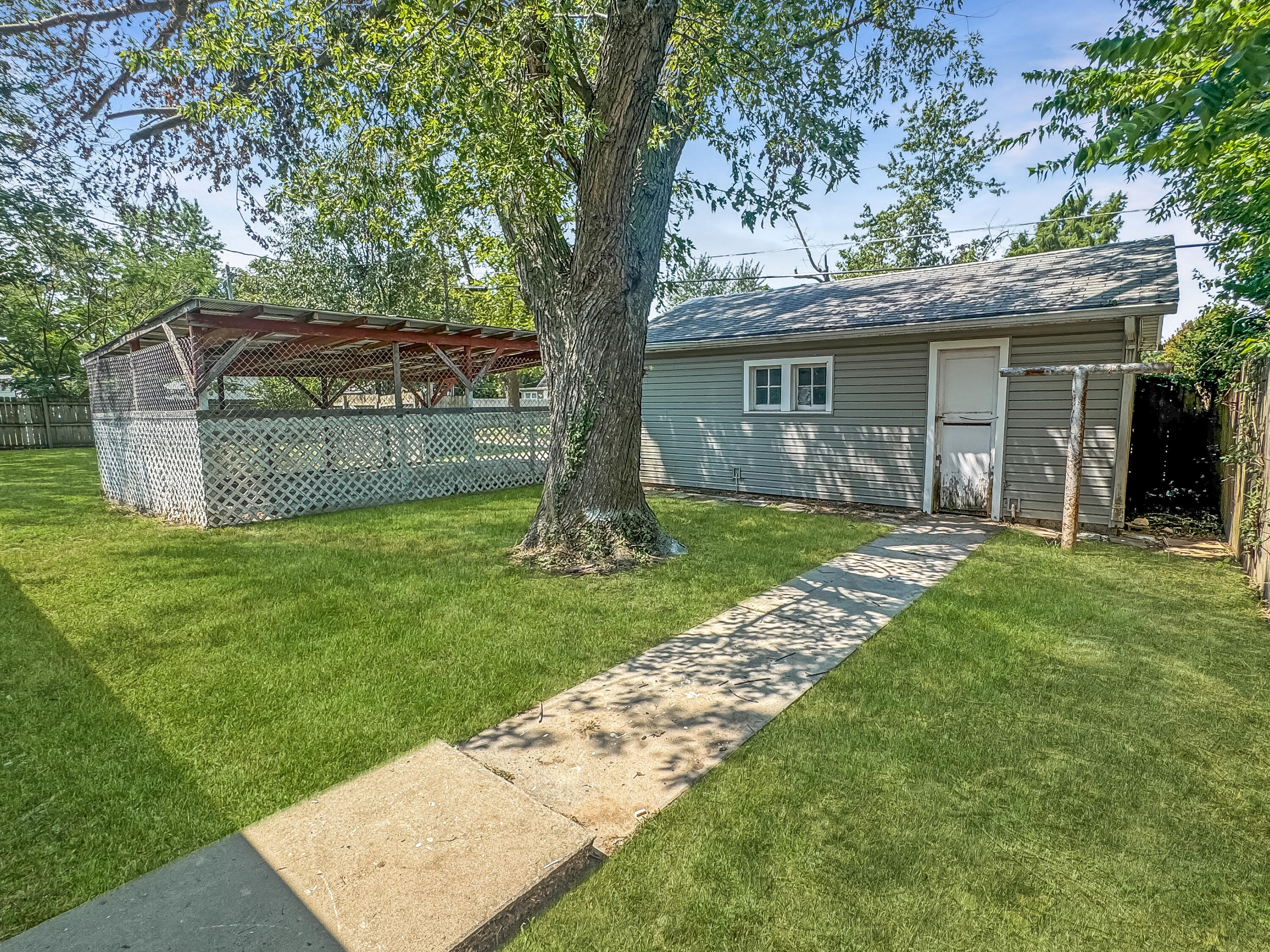 716 Campbell Street Property Photo 15