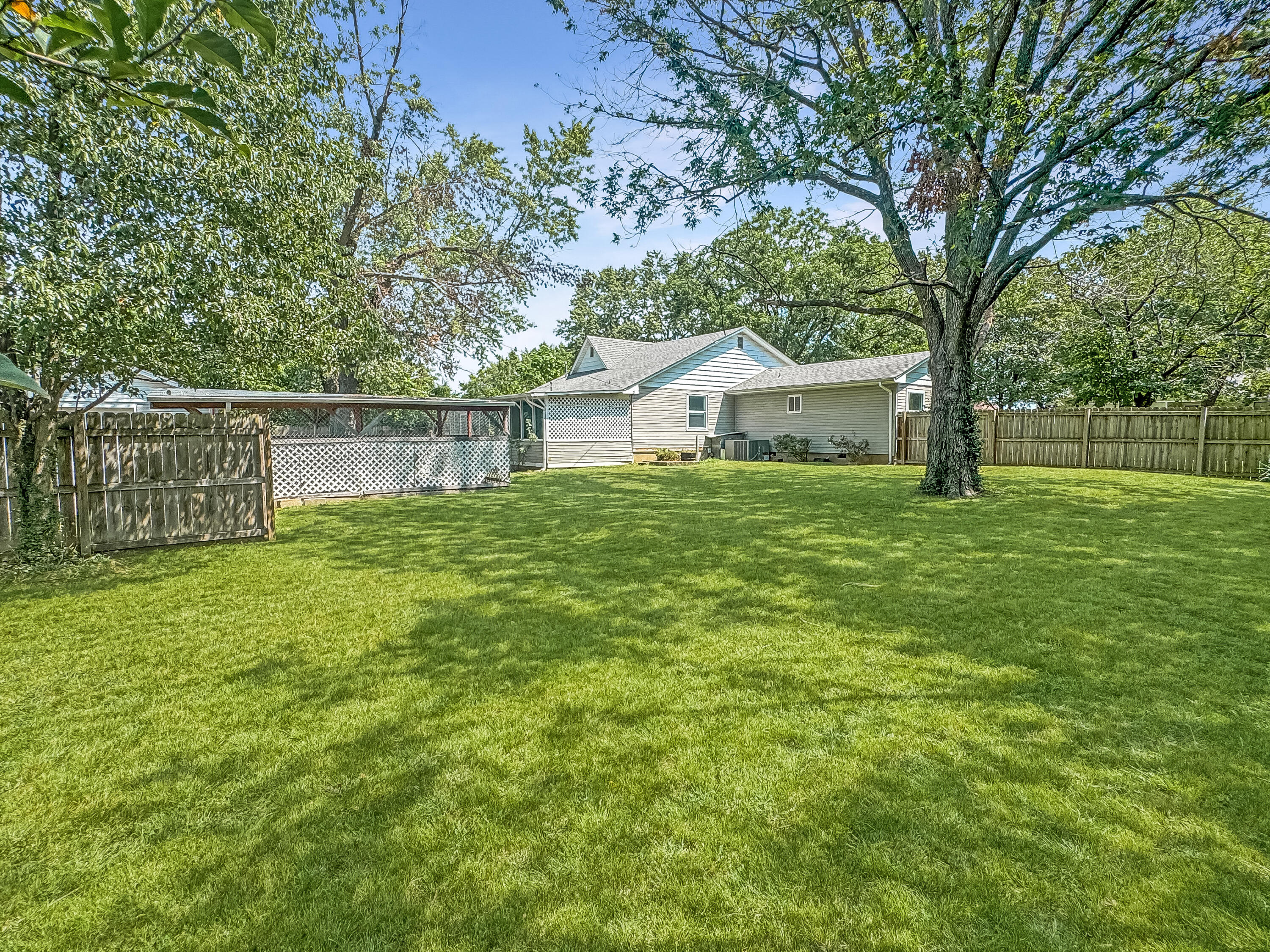 716 Campbell Street Property Photo 16