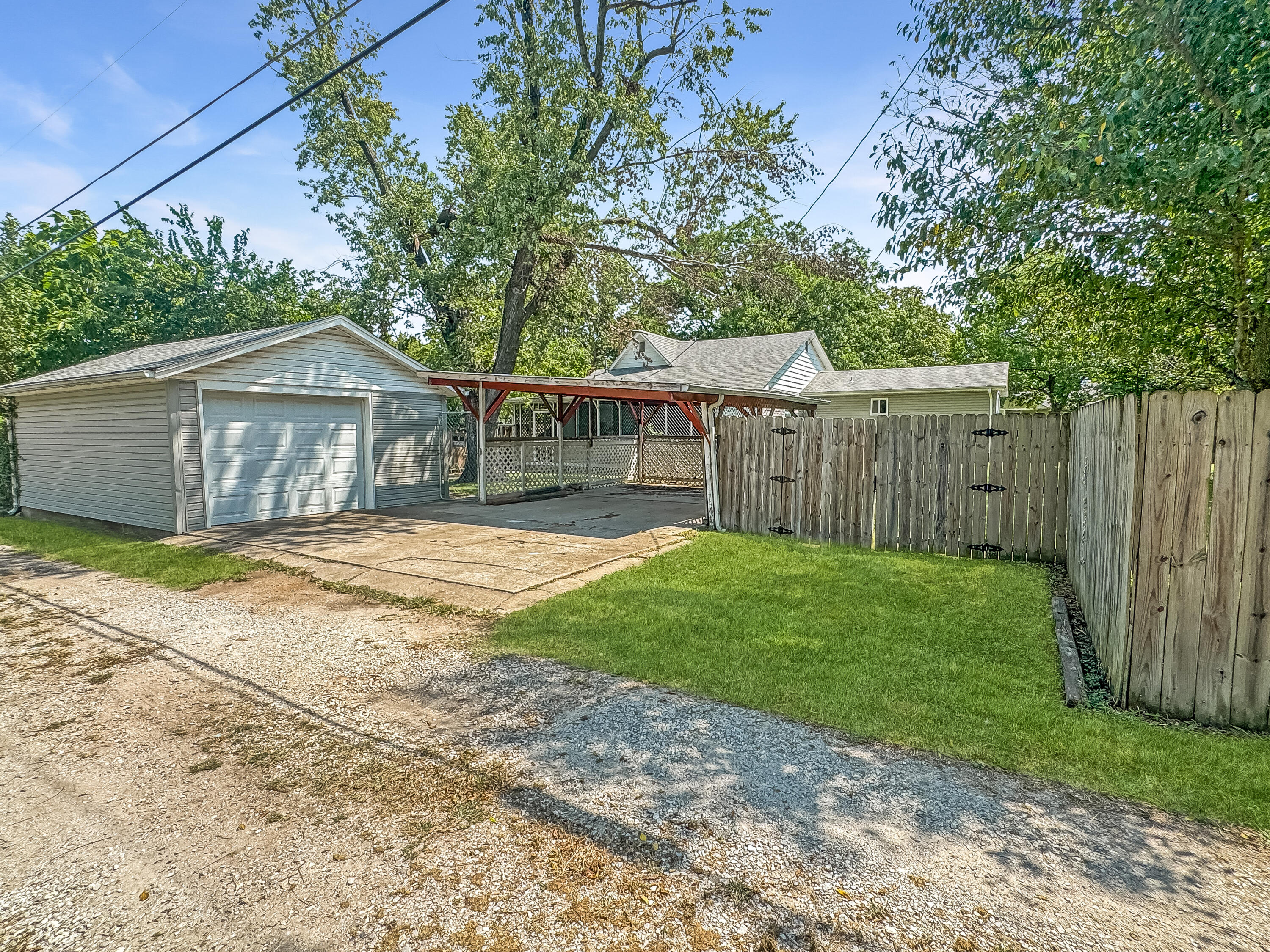716 Campbell Street Property Photo 17