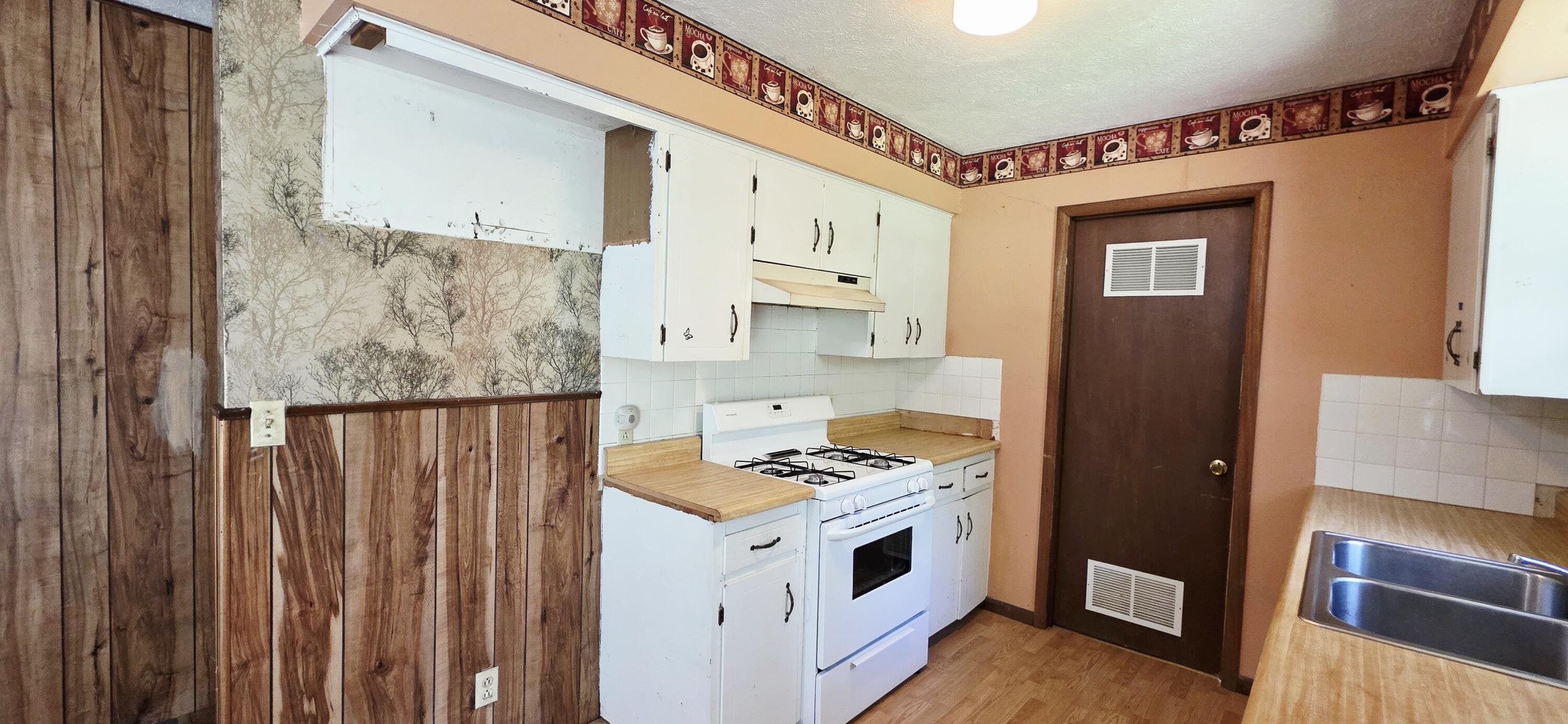 831 Shaffer Street Property Photo 8
