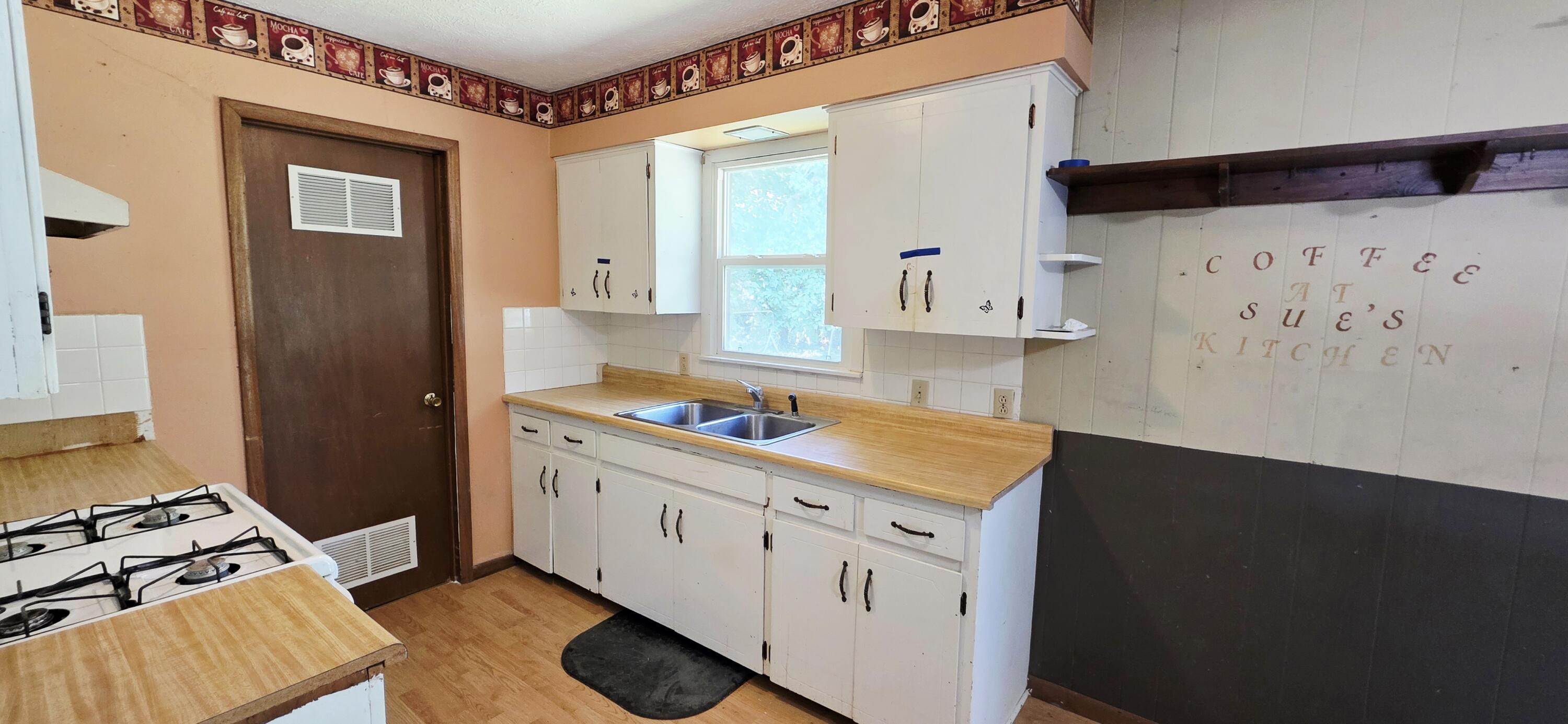 831 Shaffer Street Property Photo 9
