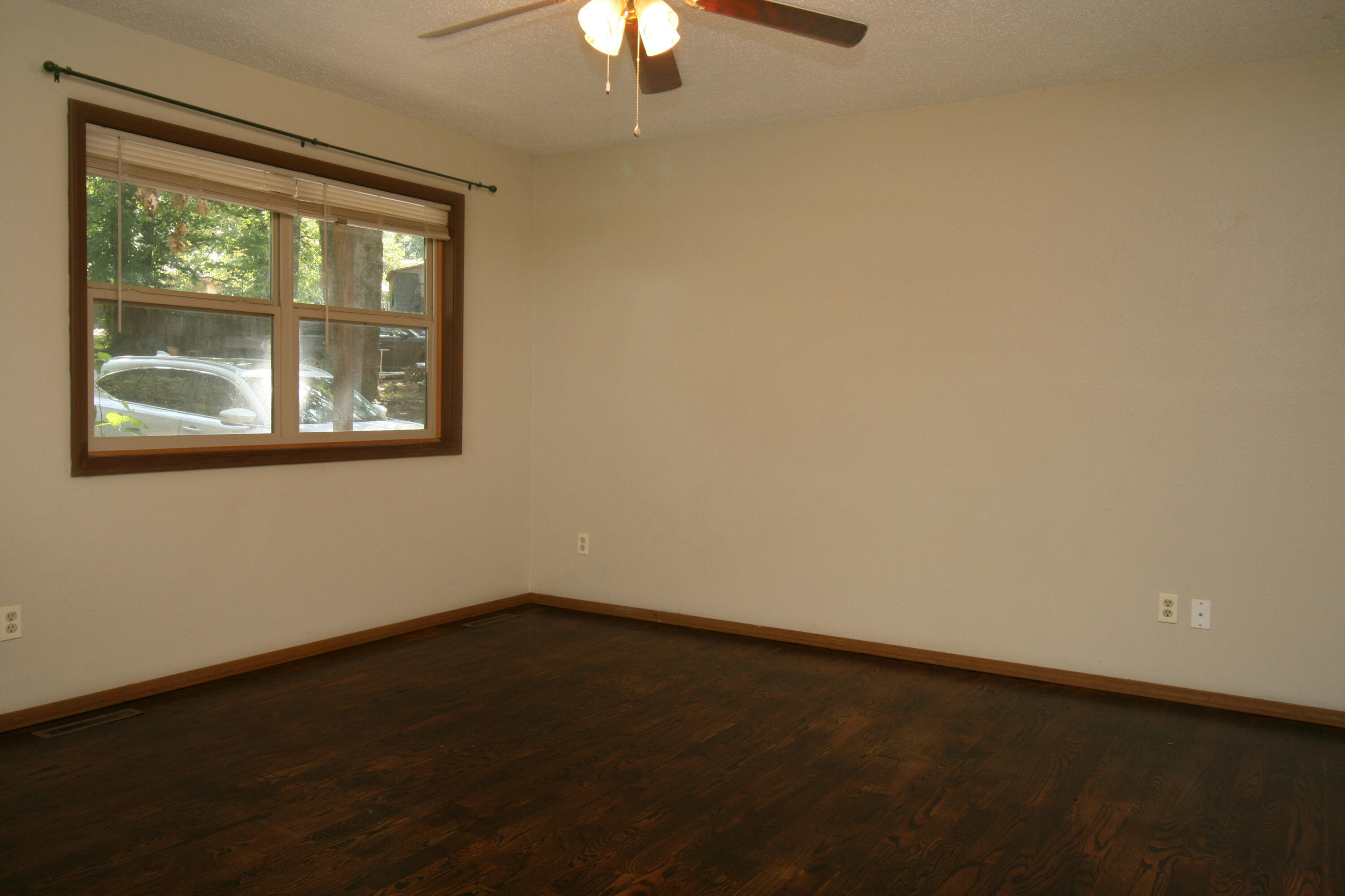 1201 East East Court Property Photo 5
