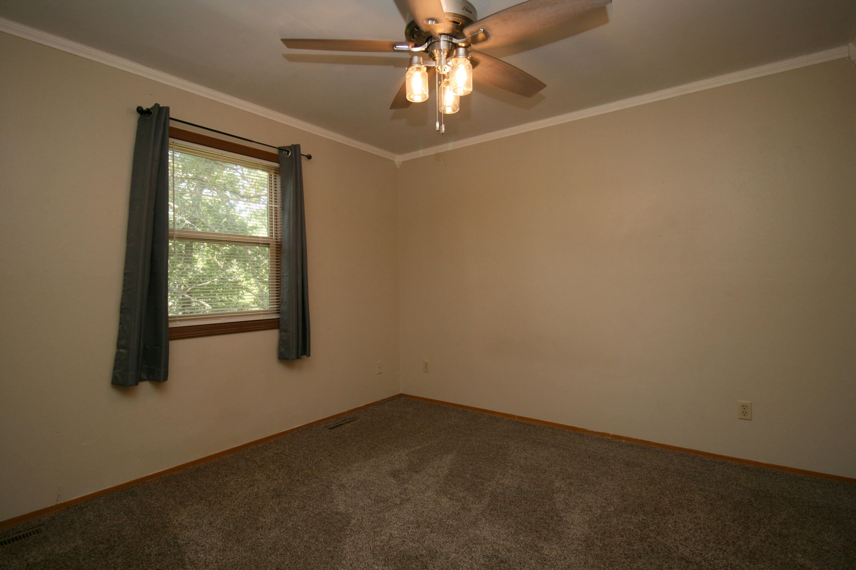 1201 East East Court Property Photo 7