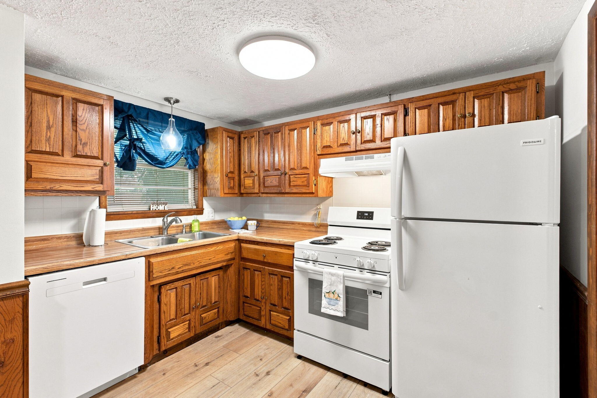 404 North Hartford Avenue Property Photo 2