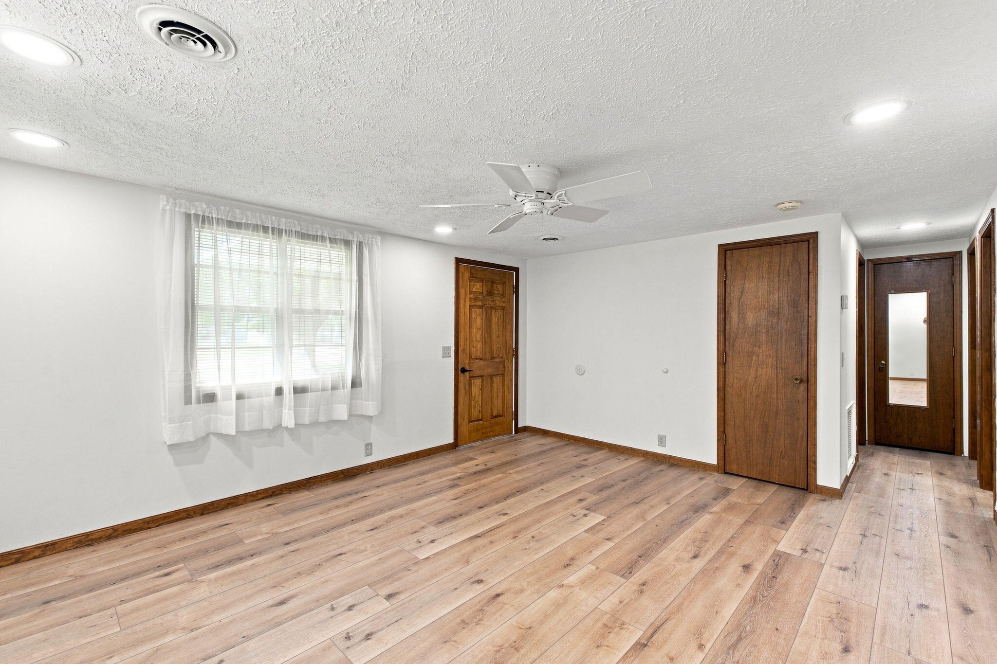 404 North Hartford Avenue Property Photo 8