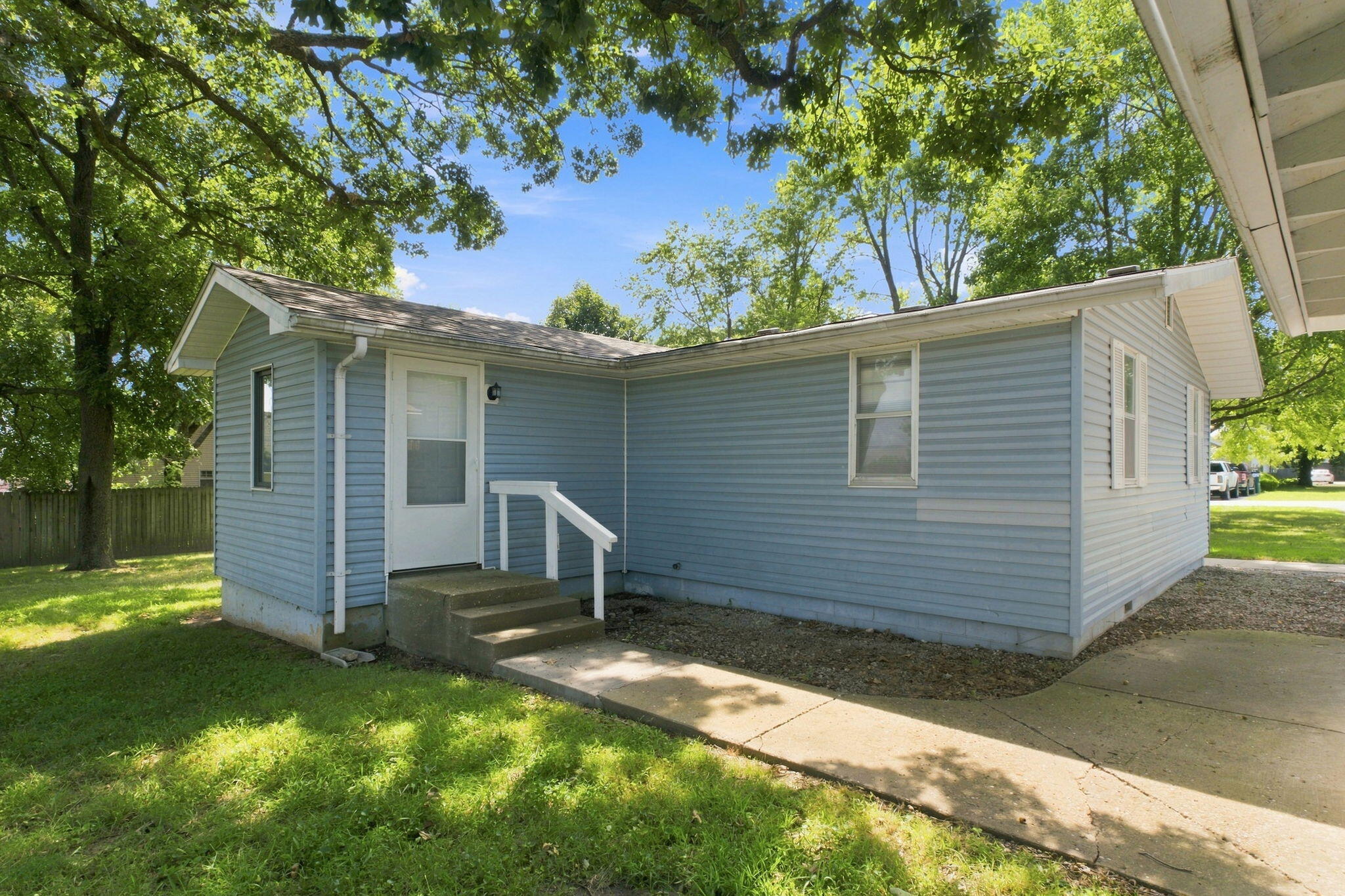 404 North Hartford Avenue Property Photo 24
