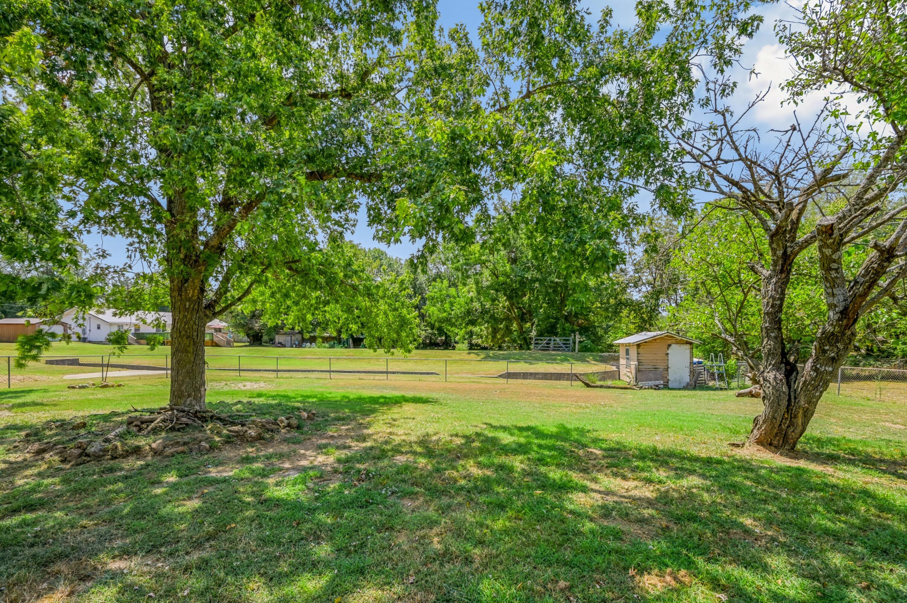 106 Azalea Street Property Photo 31
