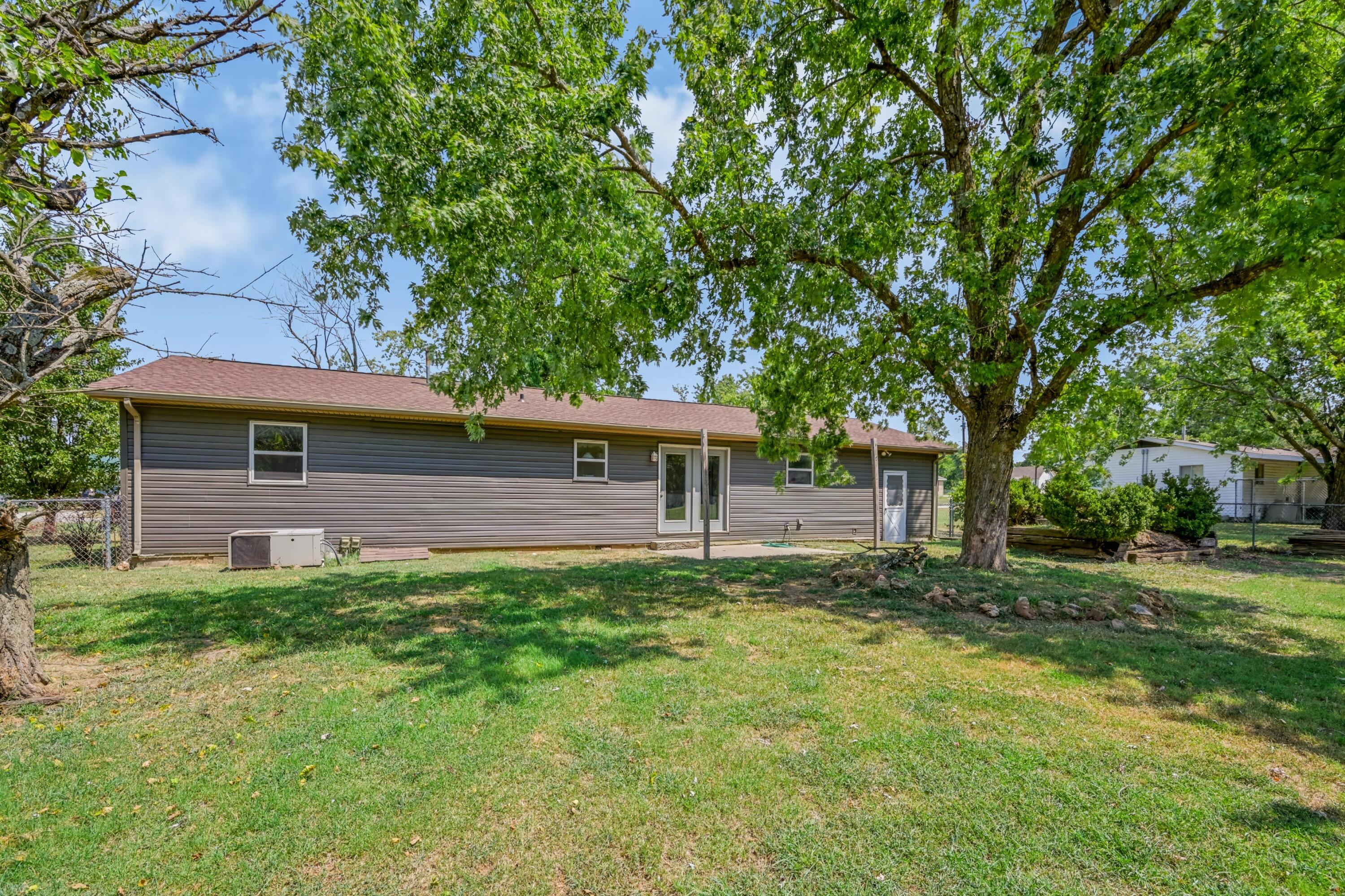 106 Azalea Street Property Photo 32