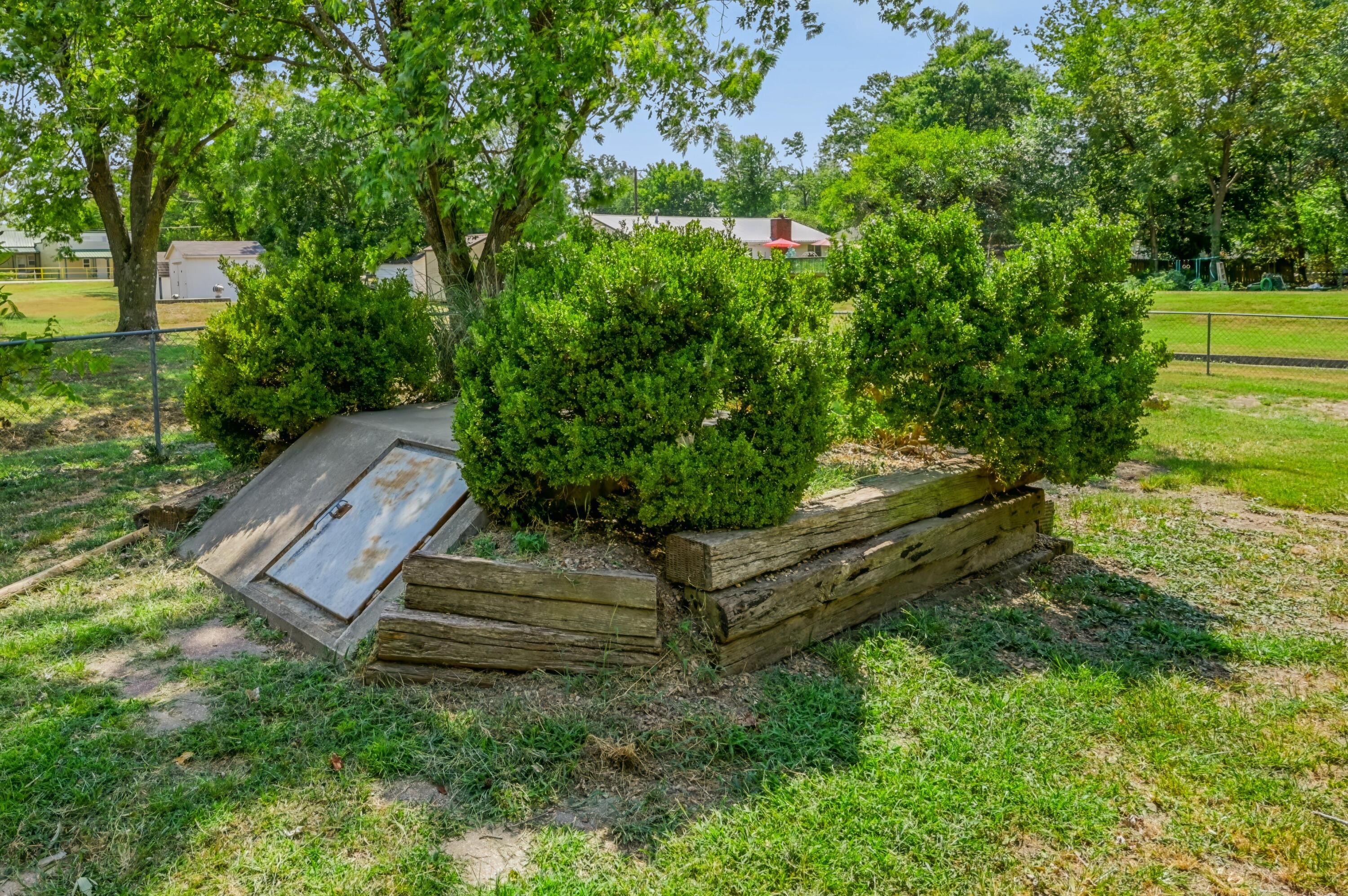 106 Azalea Street Property Photo 34