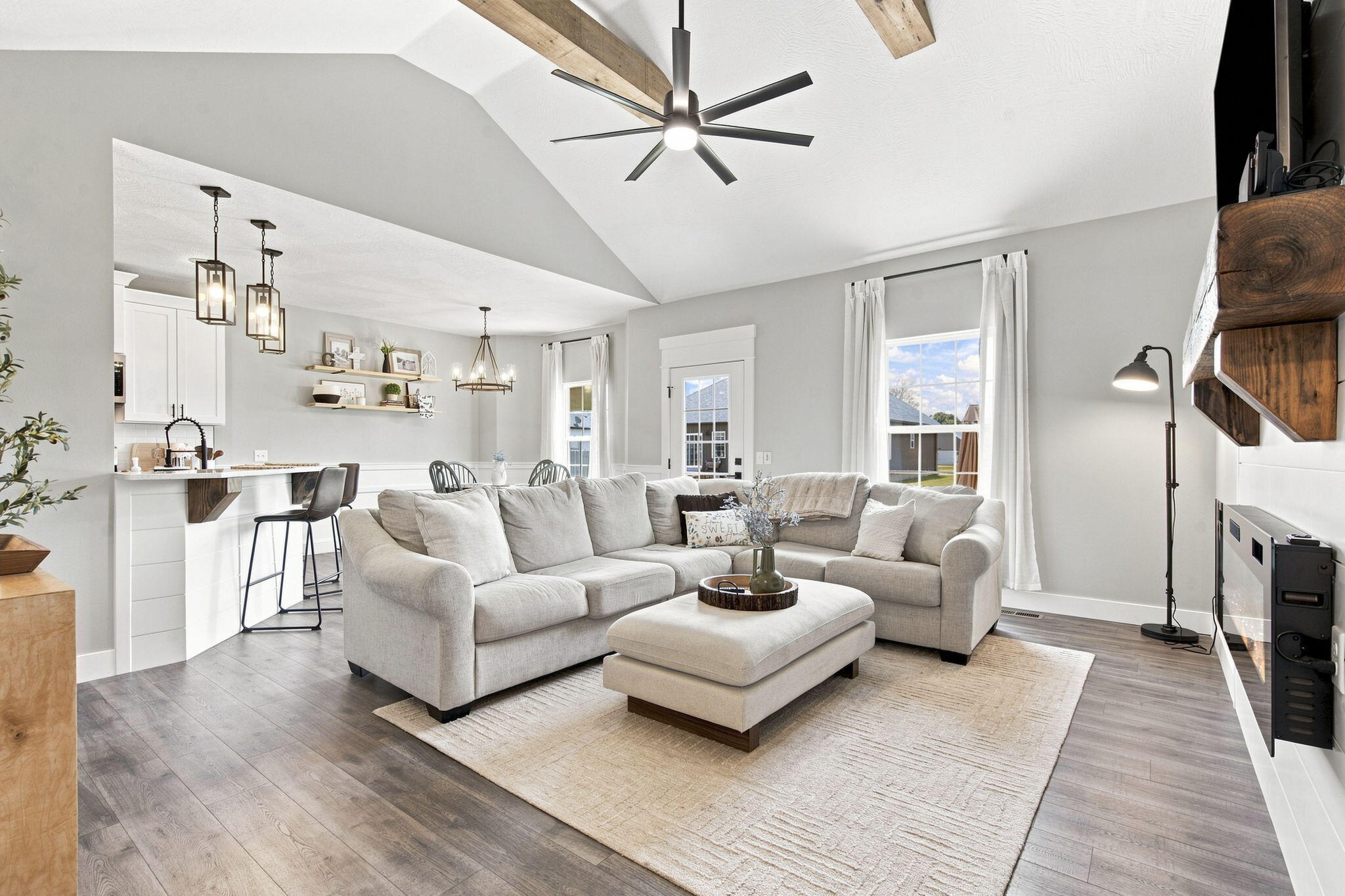 540 Fox Creek Road Property Photo 4