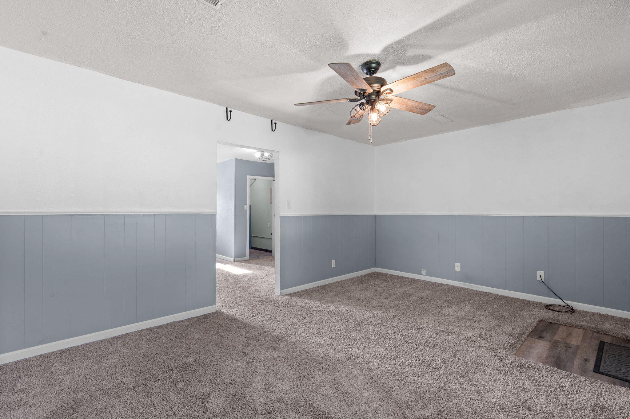 726 North Glenn Avenue Property Photo 6