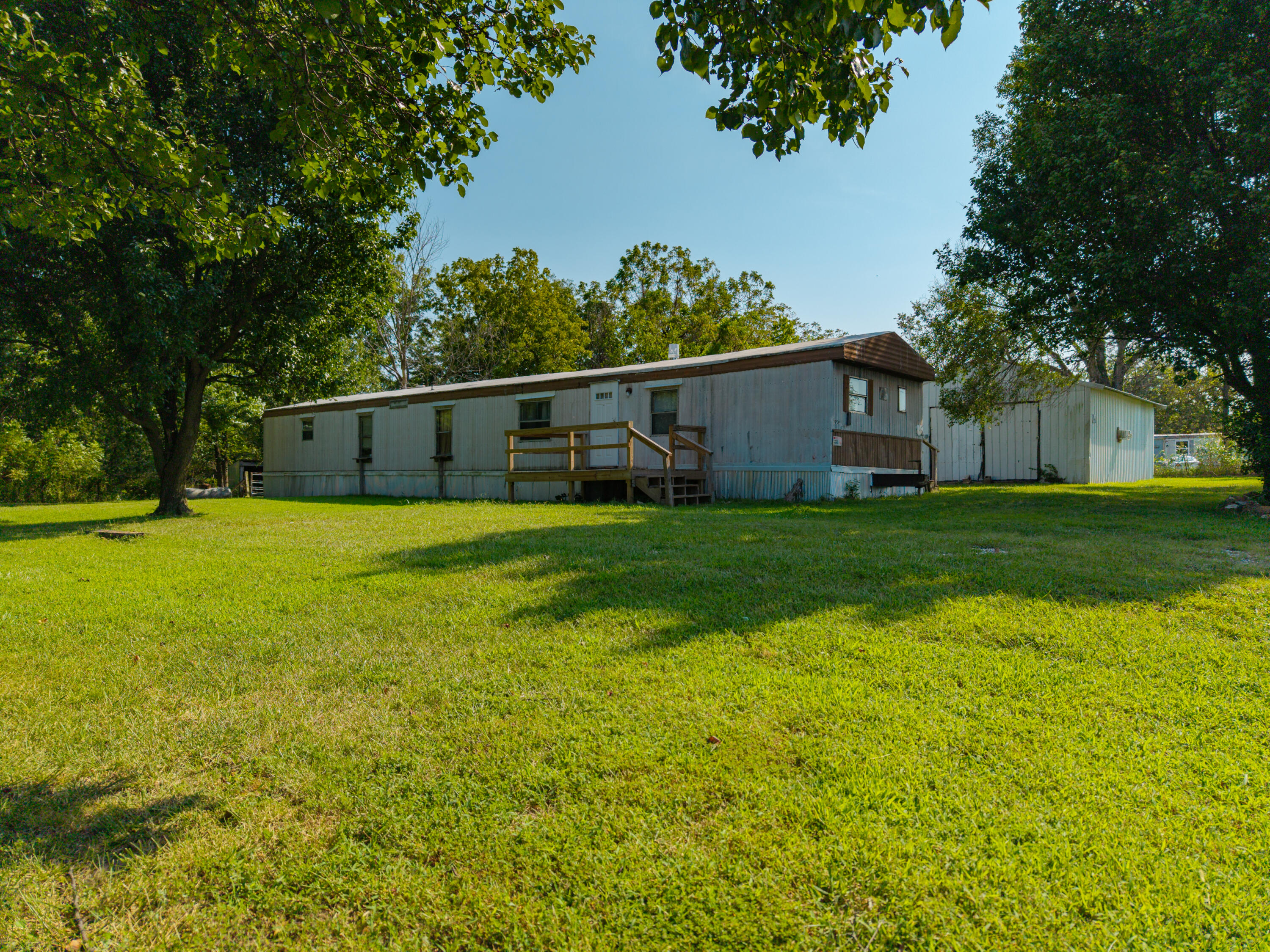 1909 East 505th Road Property Photo 1