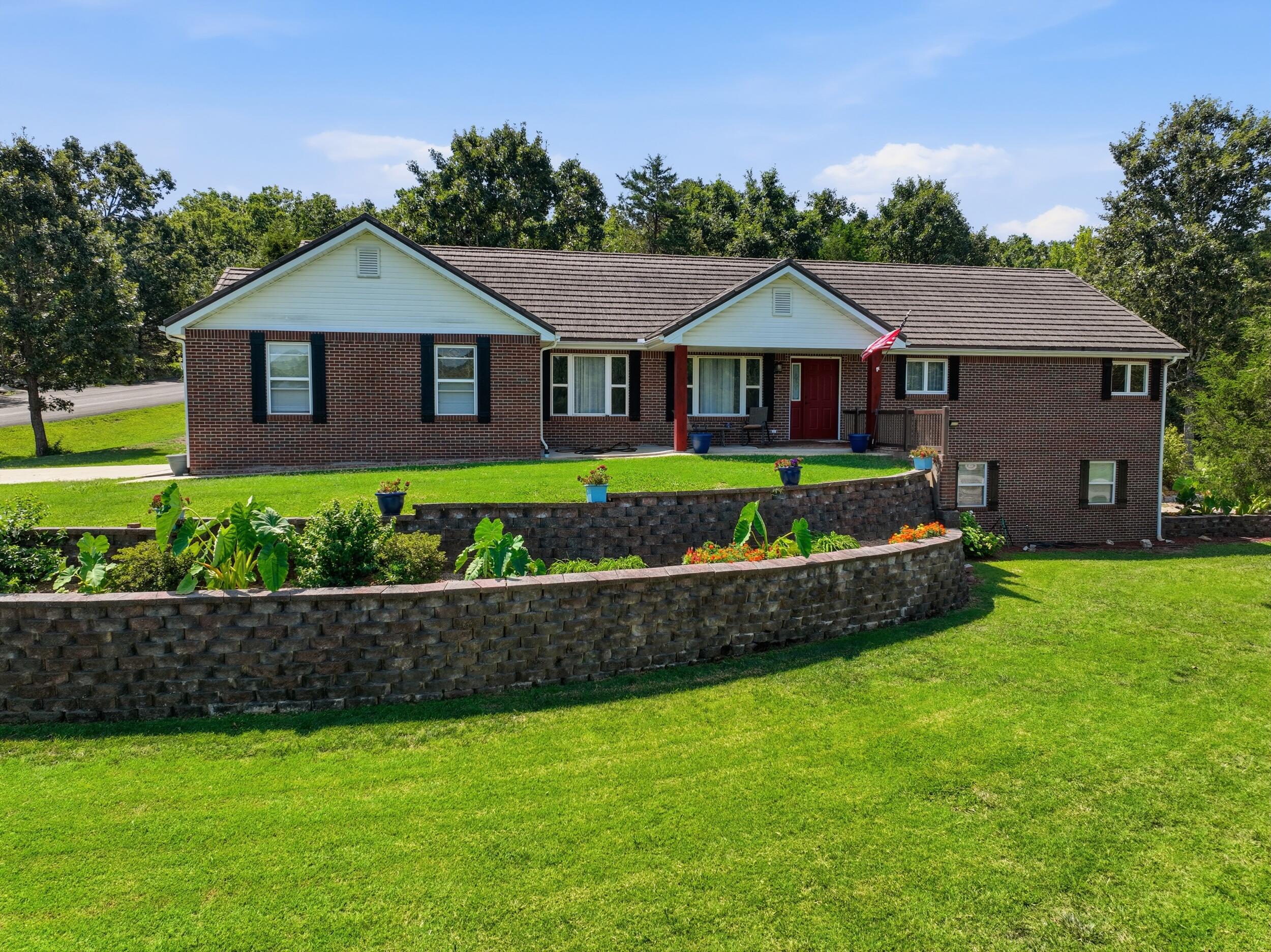 802 Hickory Lake Drive Property Photo 1