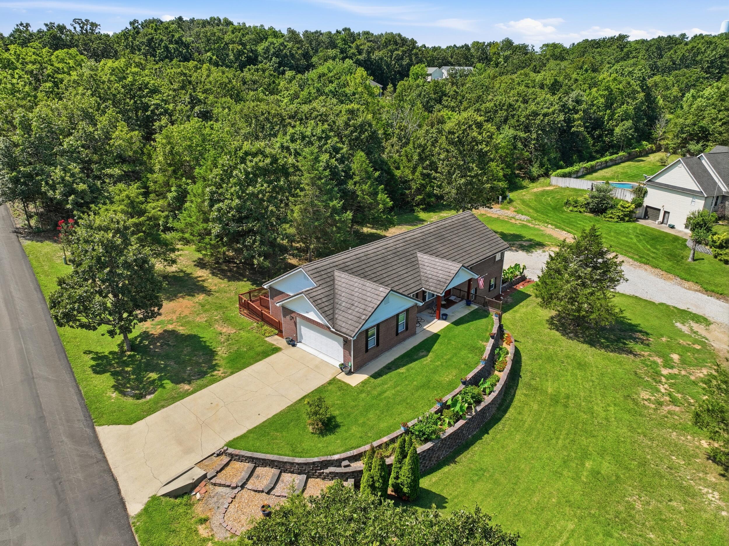 802 Hickory Lake Drive Property Photo 4
