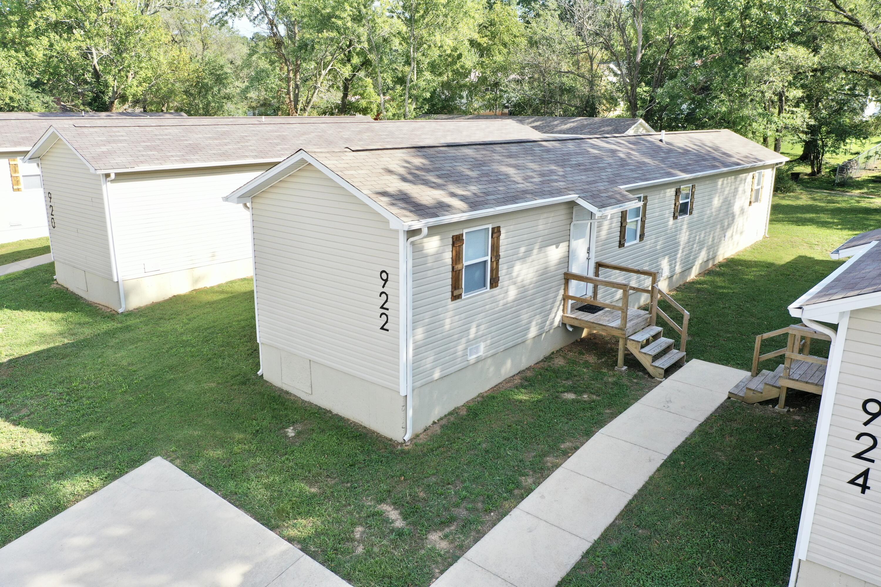 922 & 924 Renfrow Avenue Property Photo 1