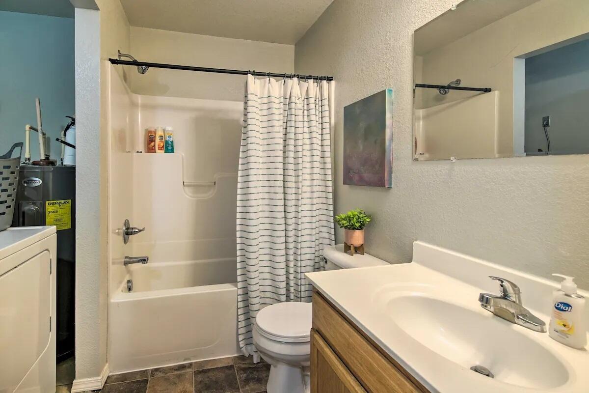 922 & 924 Renfrow Avenue Property Photo 12