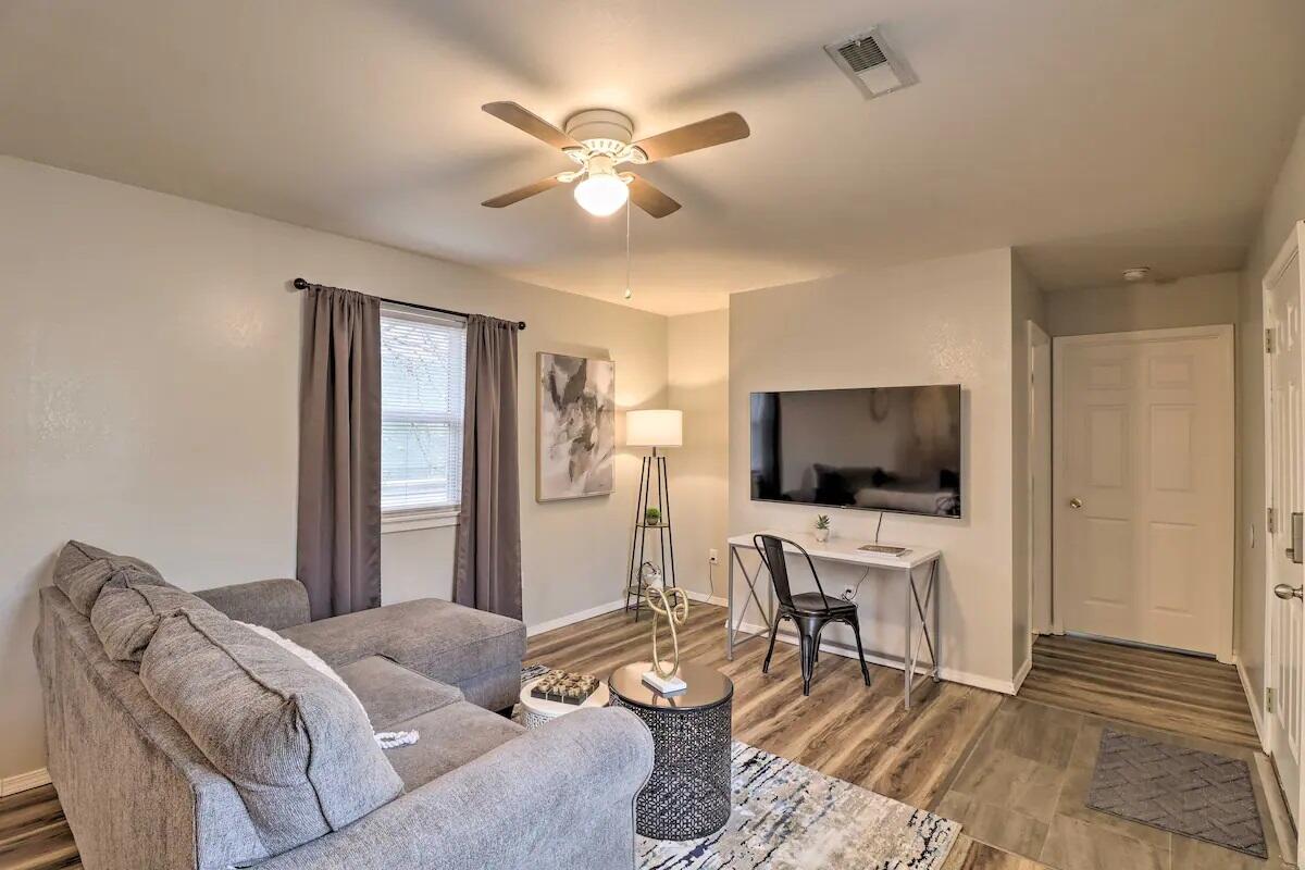 922 & 924 Renfrow Avenue Property Photo 20