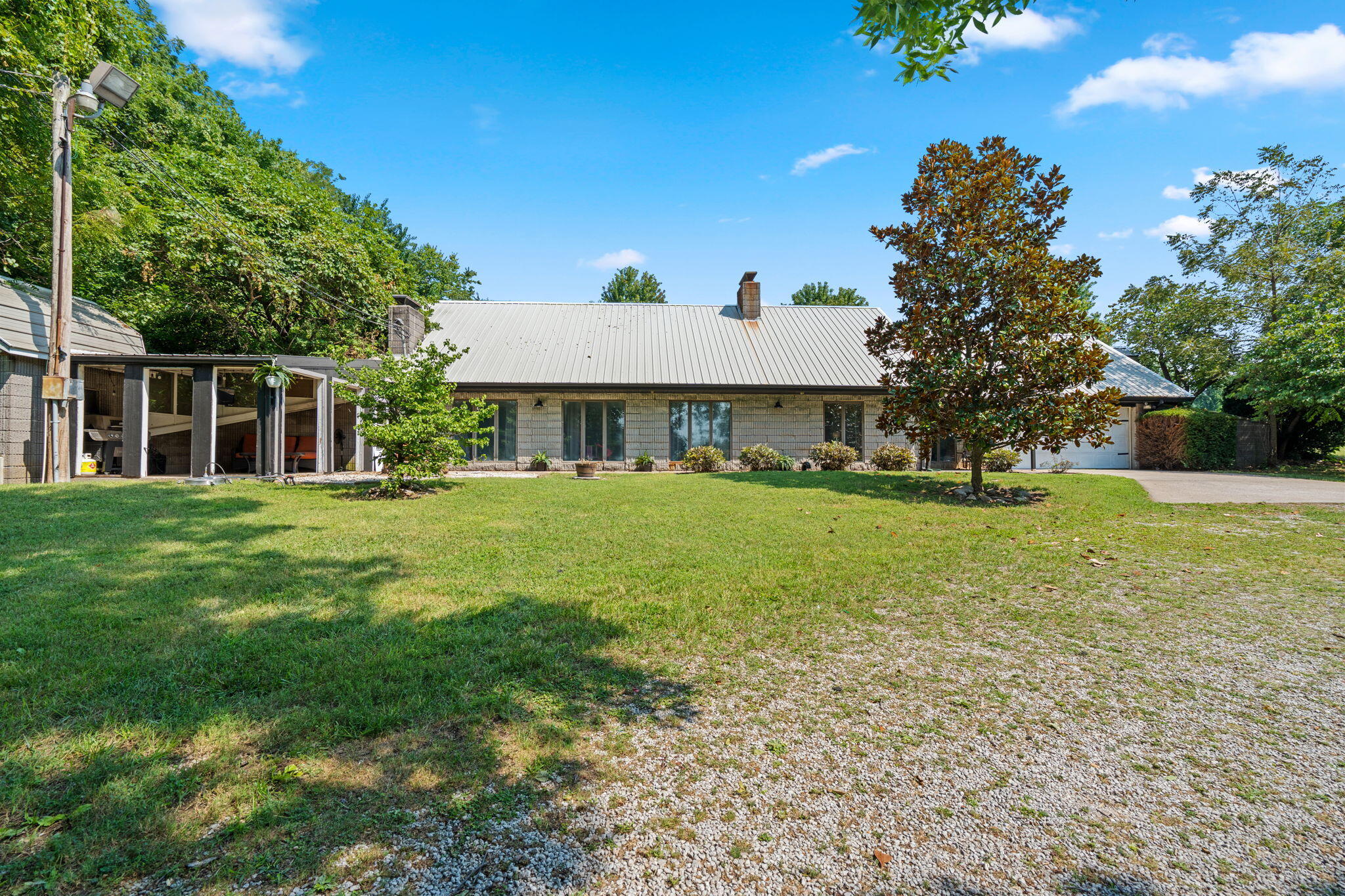 7327 West Farm Rd 88 Property Photo 2