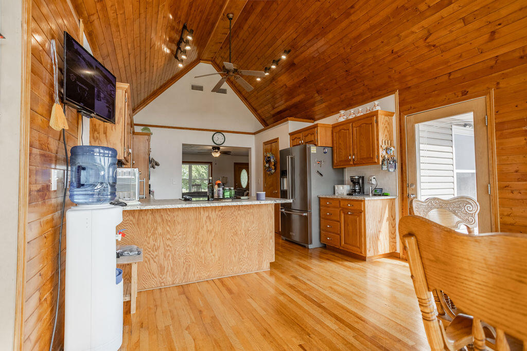 20478 Elm Drive Property Photo 13