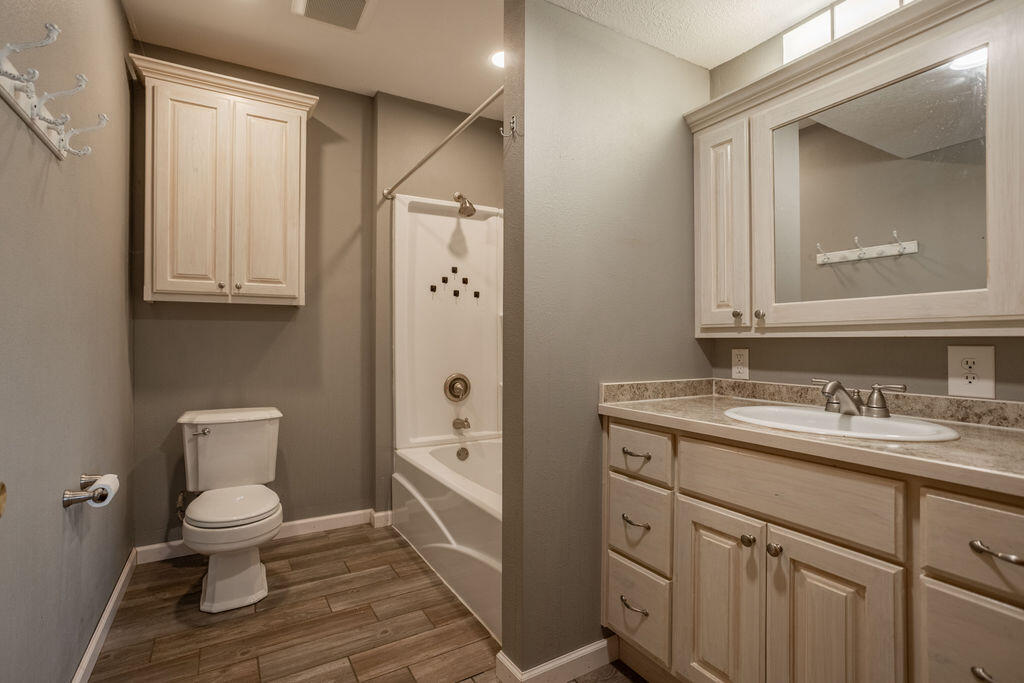 20478 Elm Drive Property Photo 25