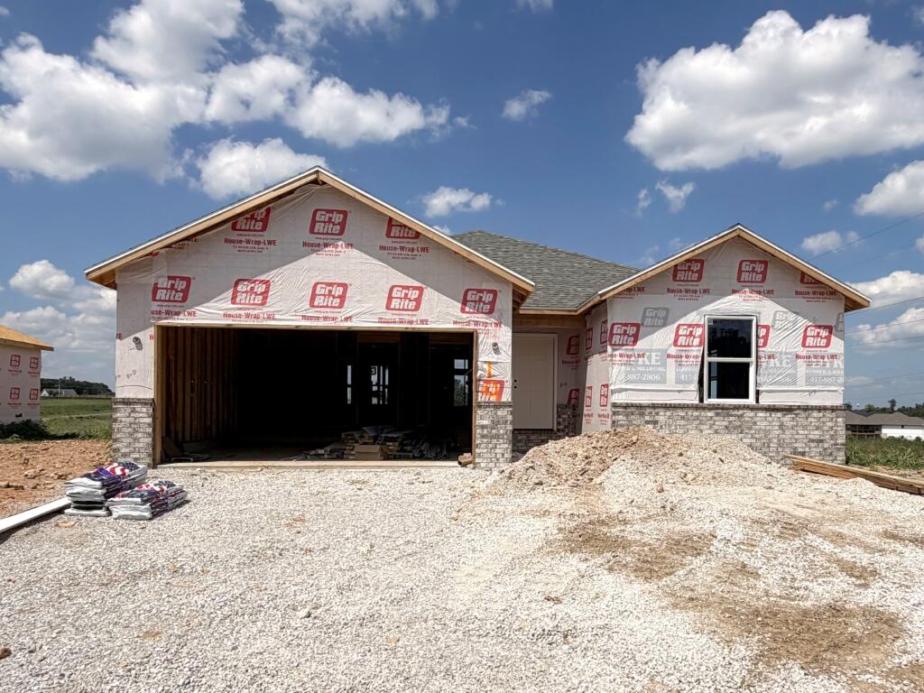 789 West Brook Hollow Road Property Photo 2