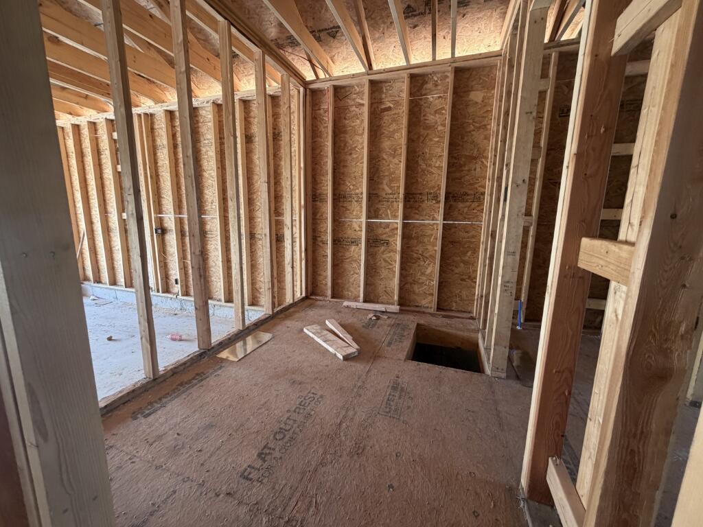 789 West Brook Hollow Road Property Photo 13