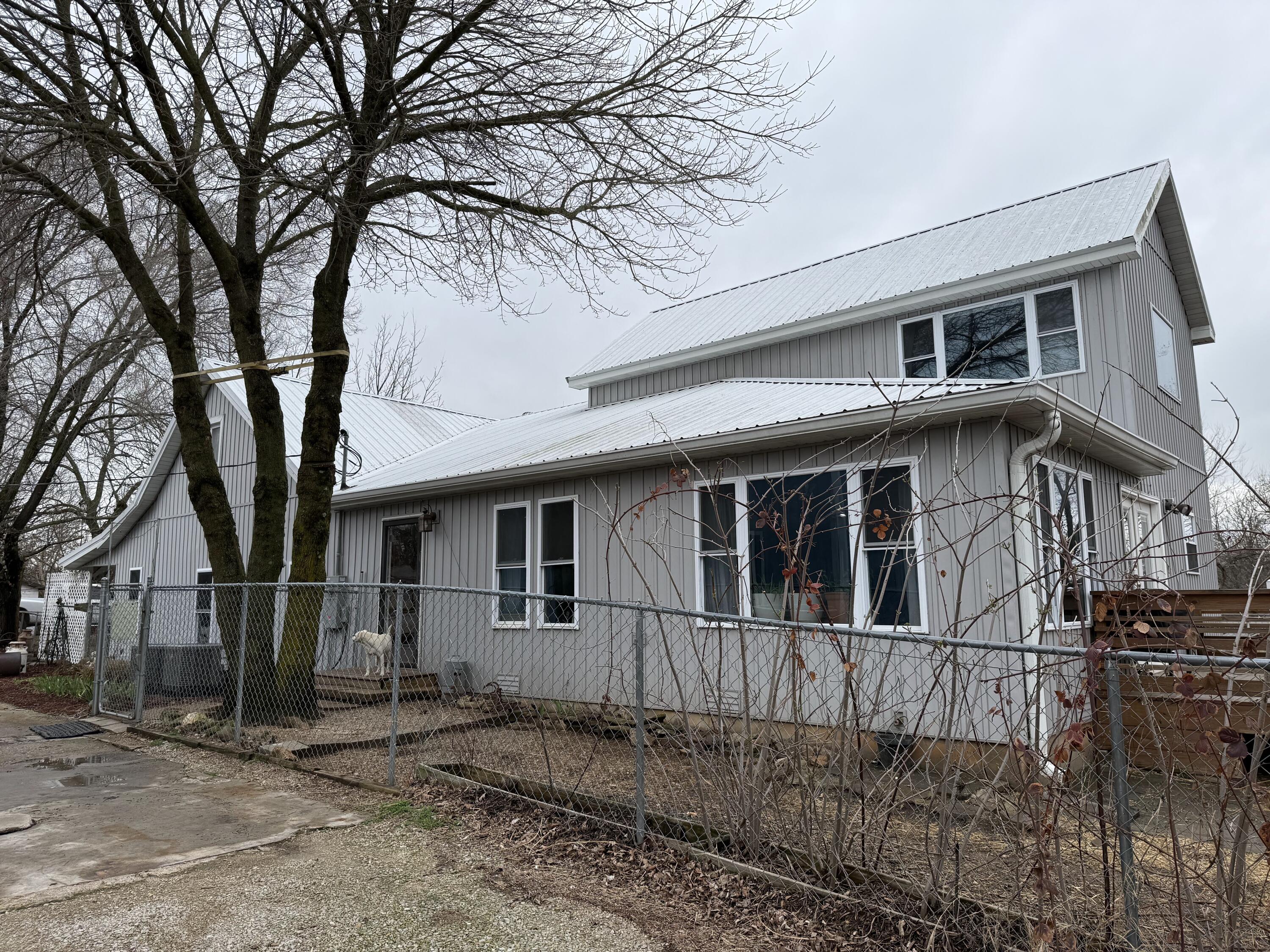 615 West Benton Street Property Photo 13