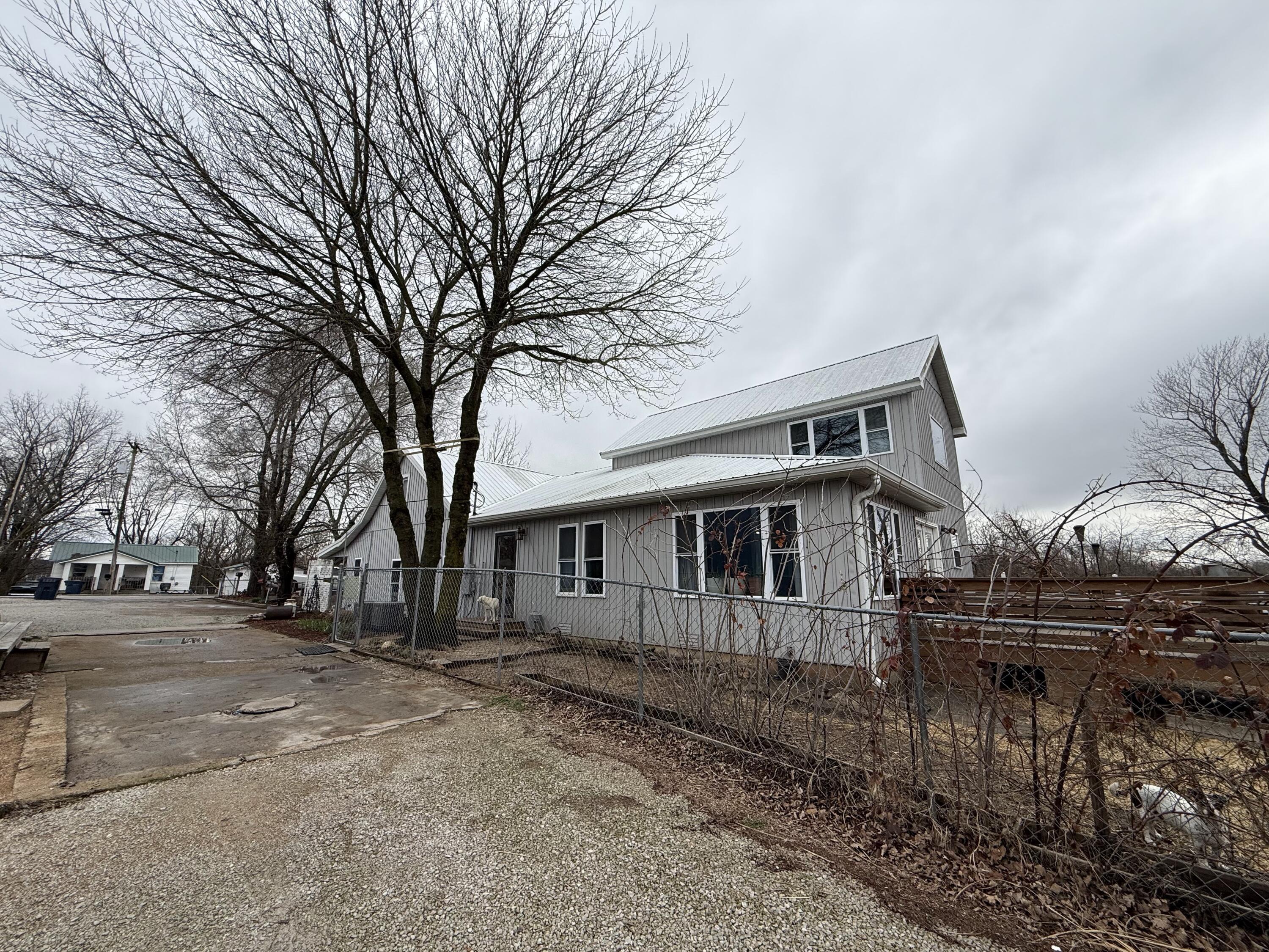 615 West Benton Street Property Photo 14