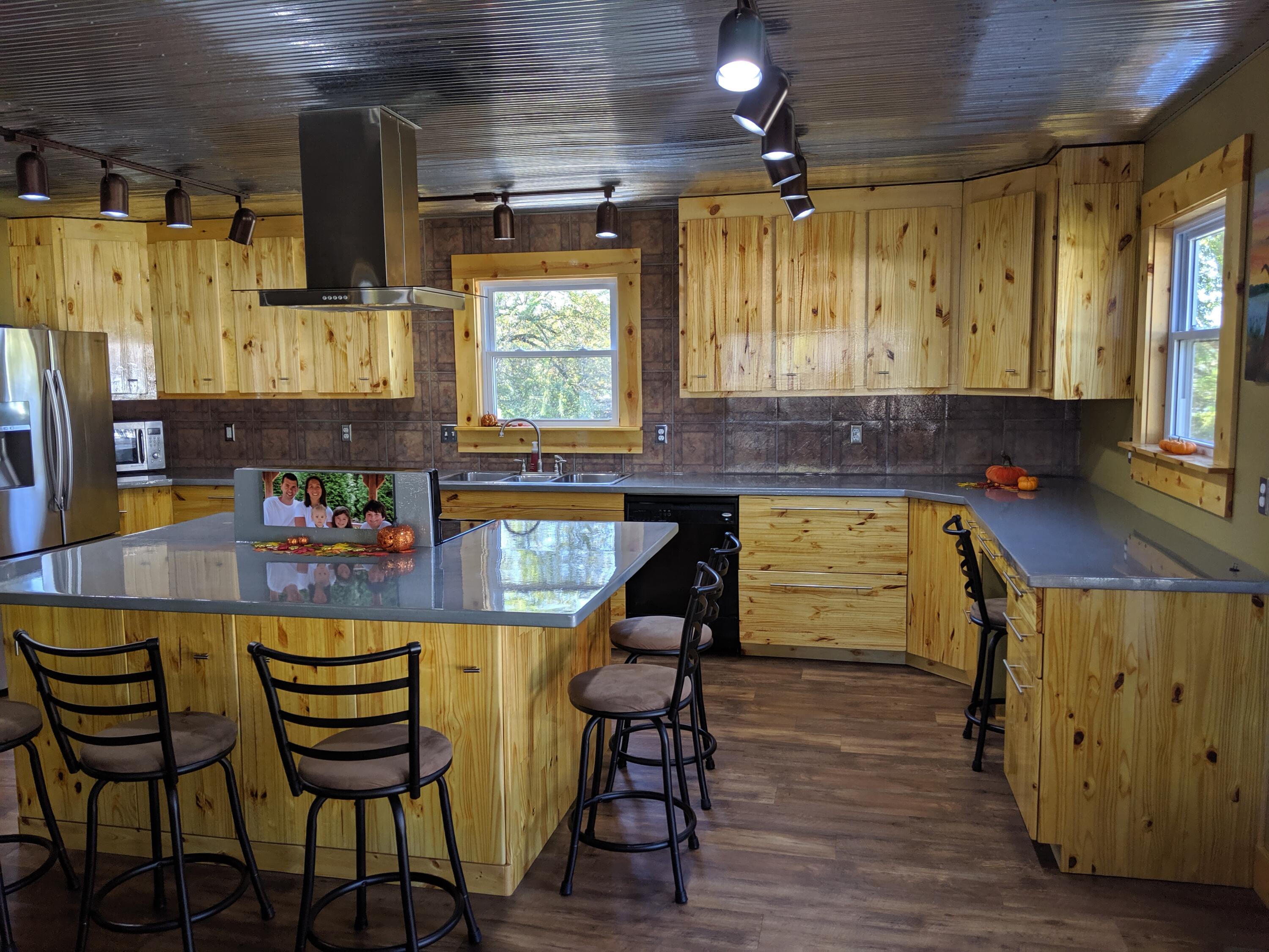 615 West Benton Street Property Photo 18