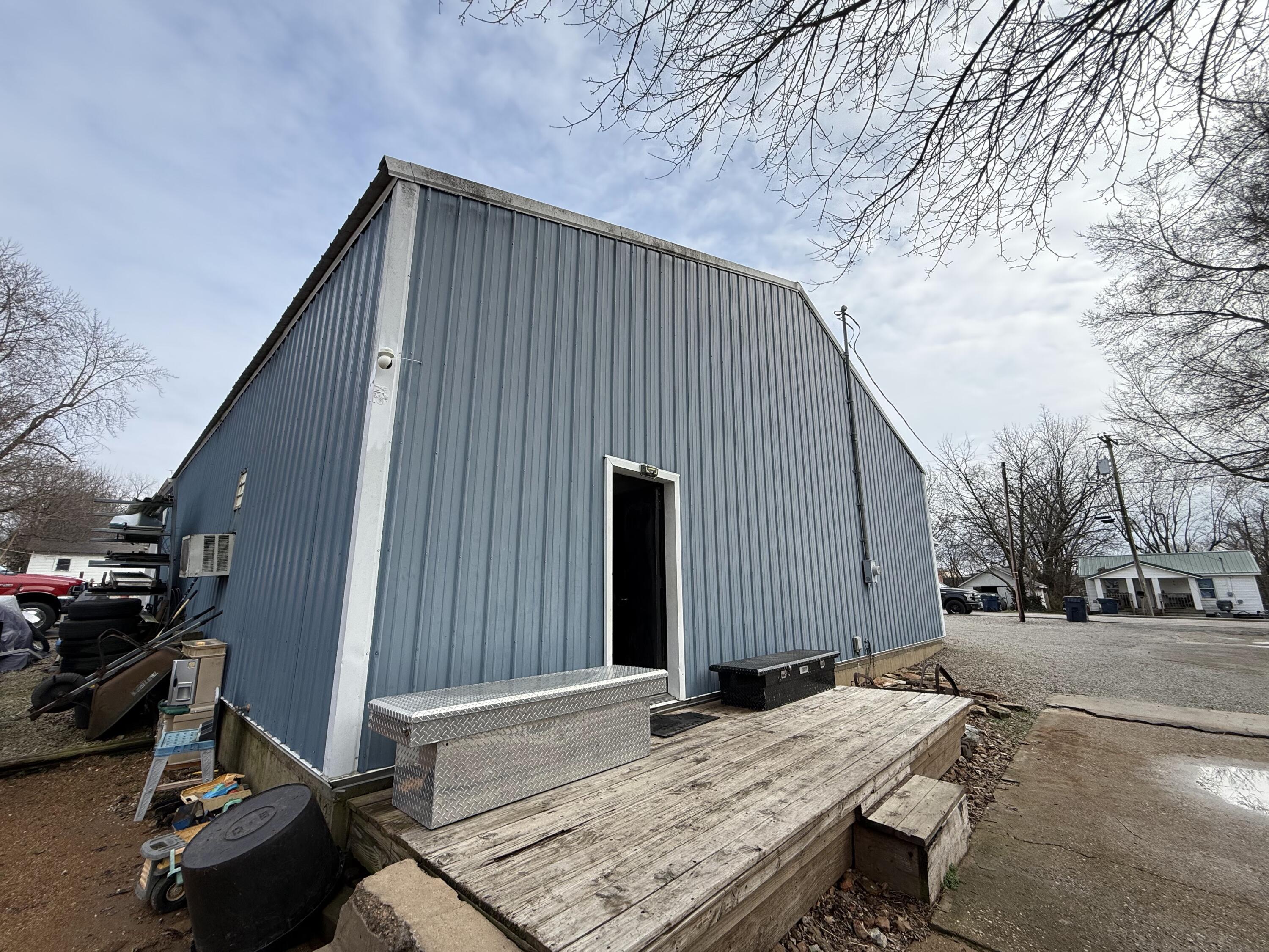 615 West Benton Street Property Photo 61