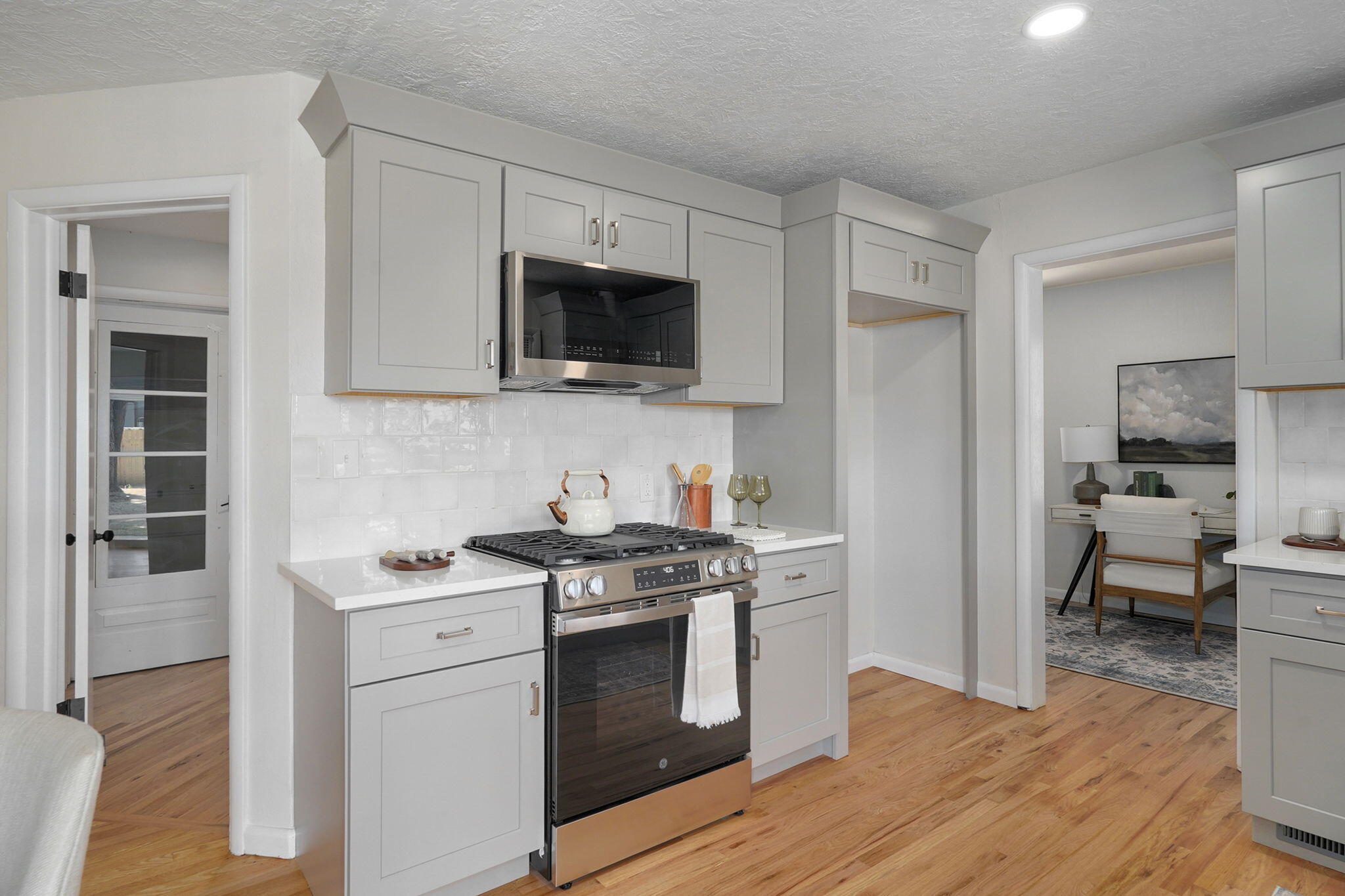 652 West University Street Property Photo 13