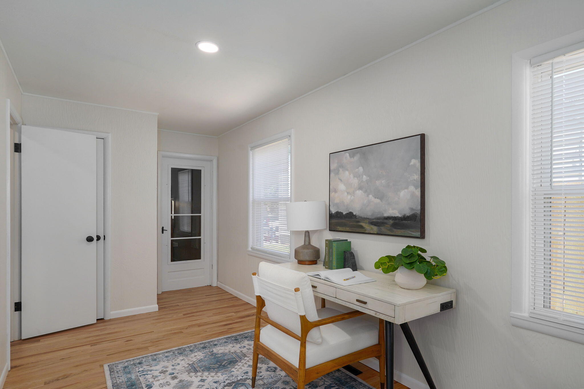 652 West University Street Property Photo 15