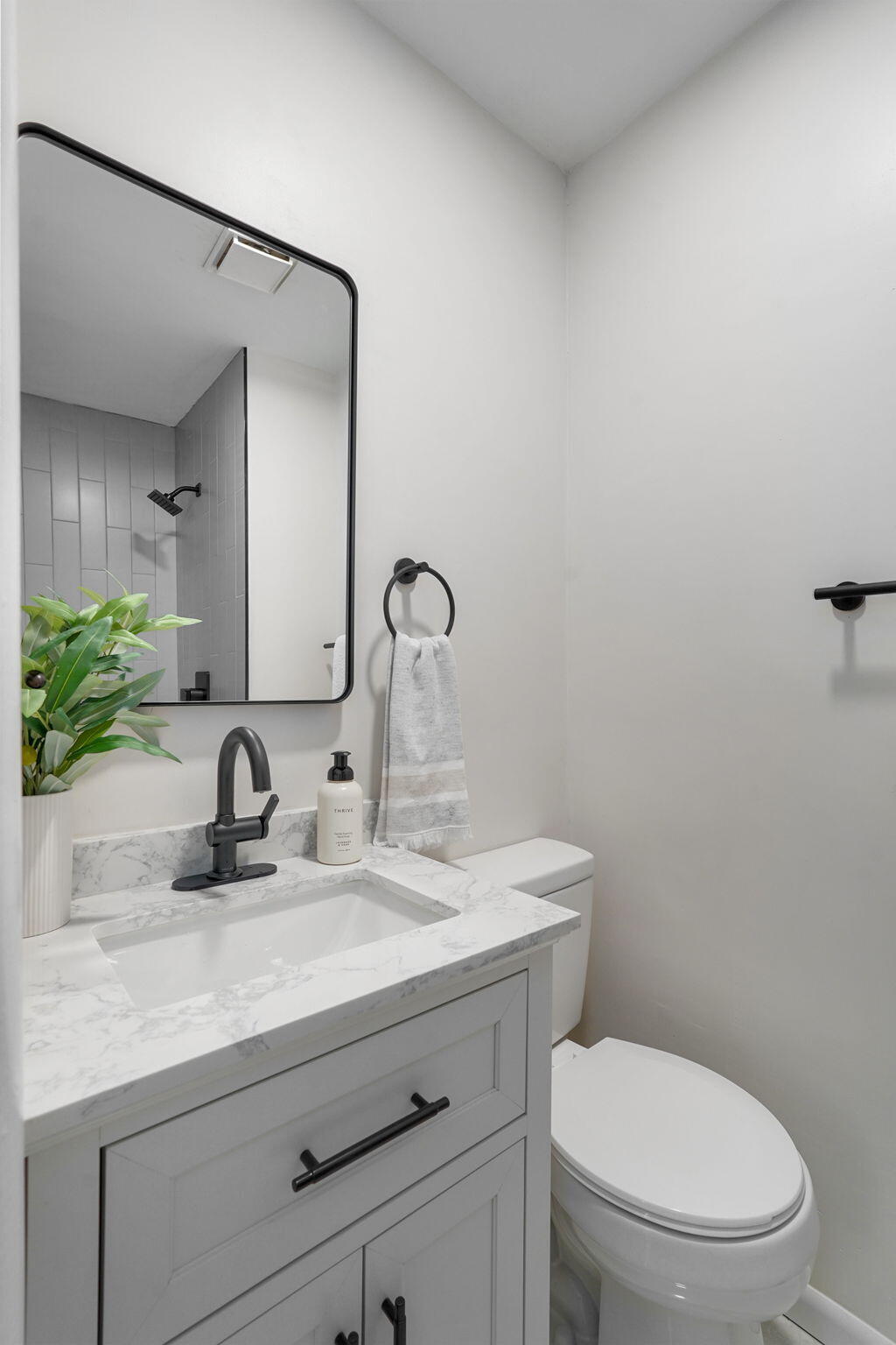 652 West University Street Property Photo 16