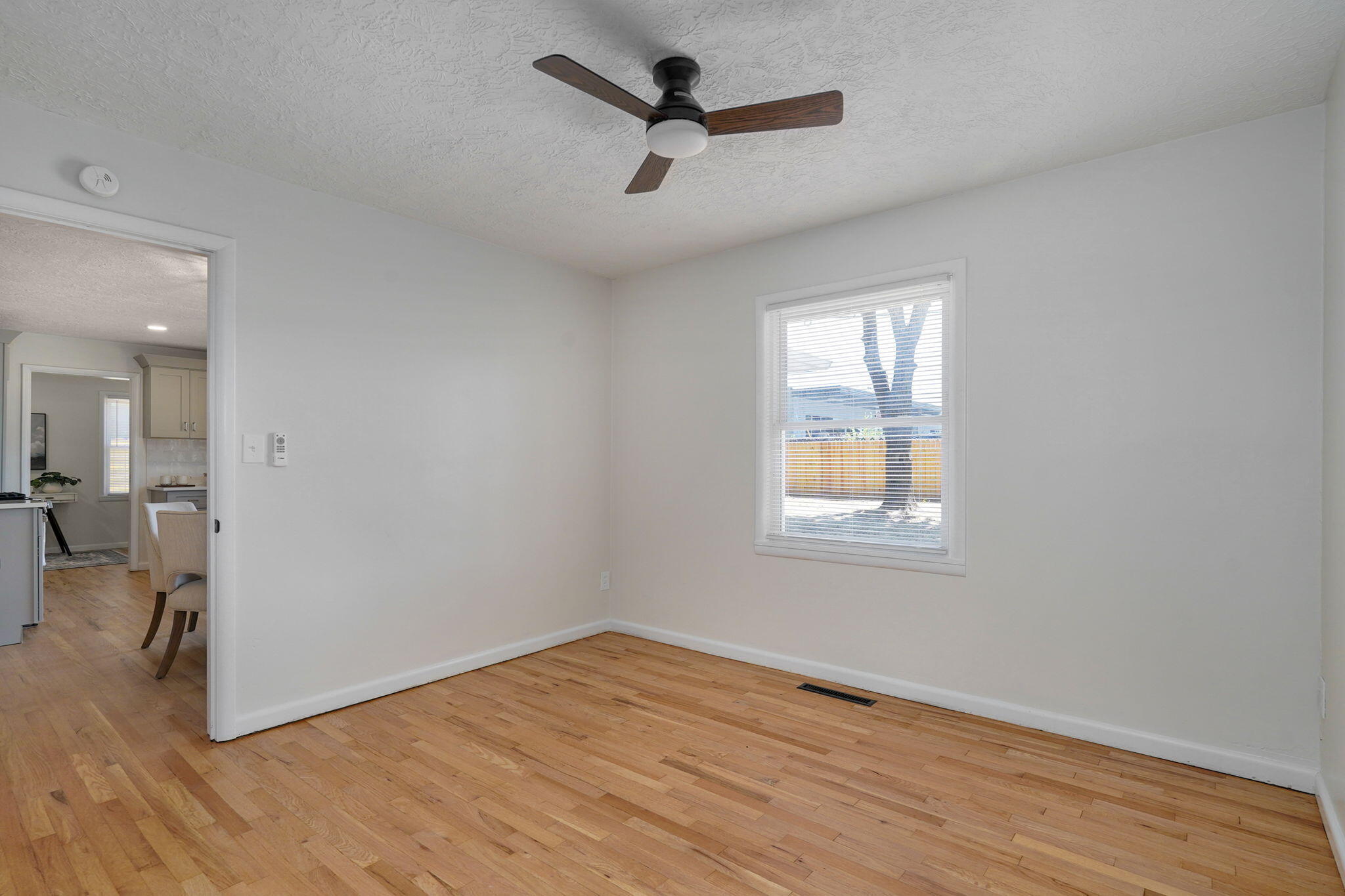 652 West University Street Property Photo 18
