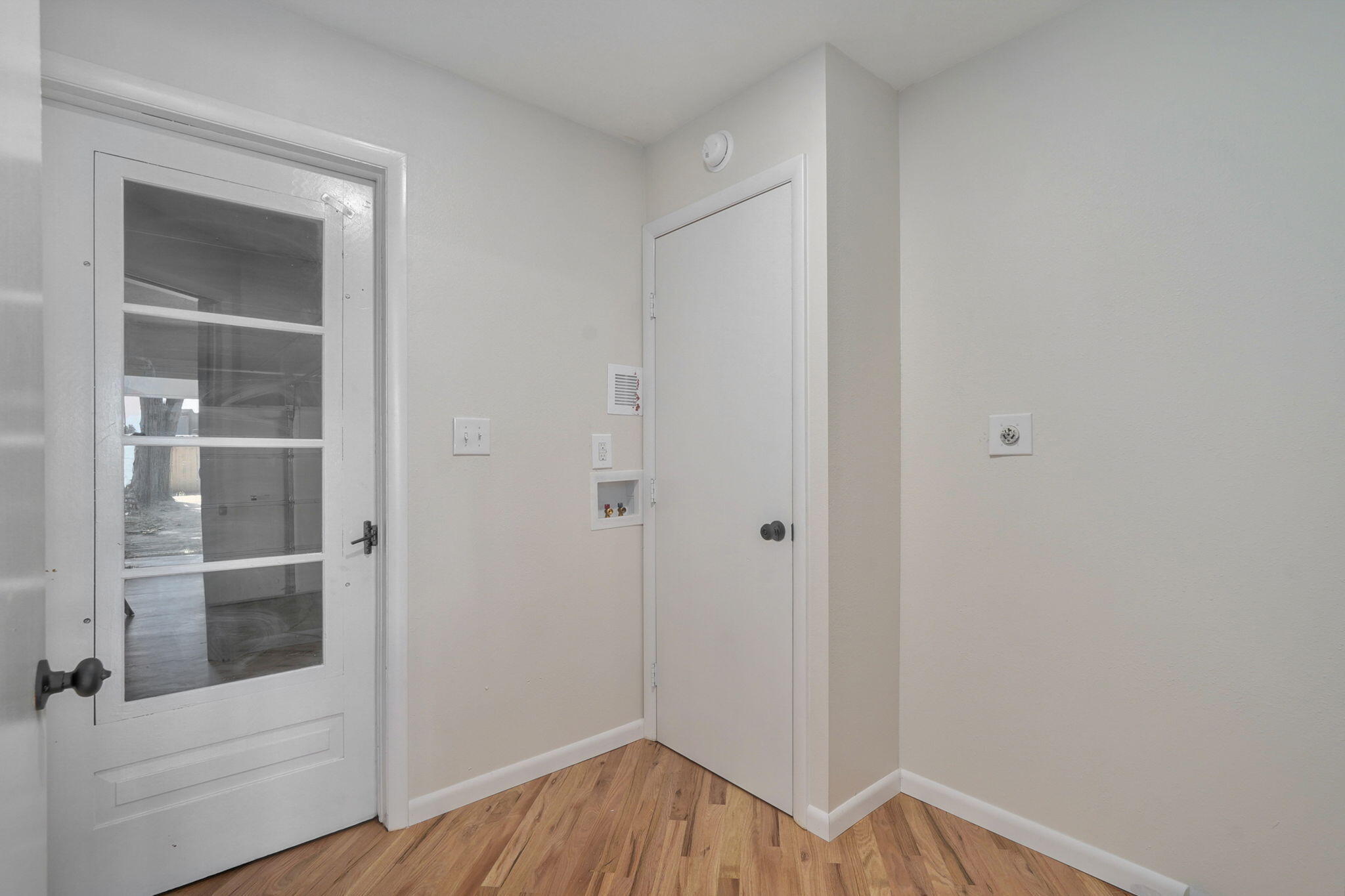 652 West University Street Property Photo 23