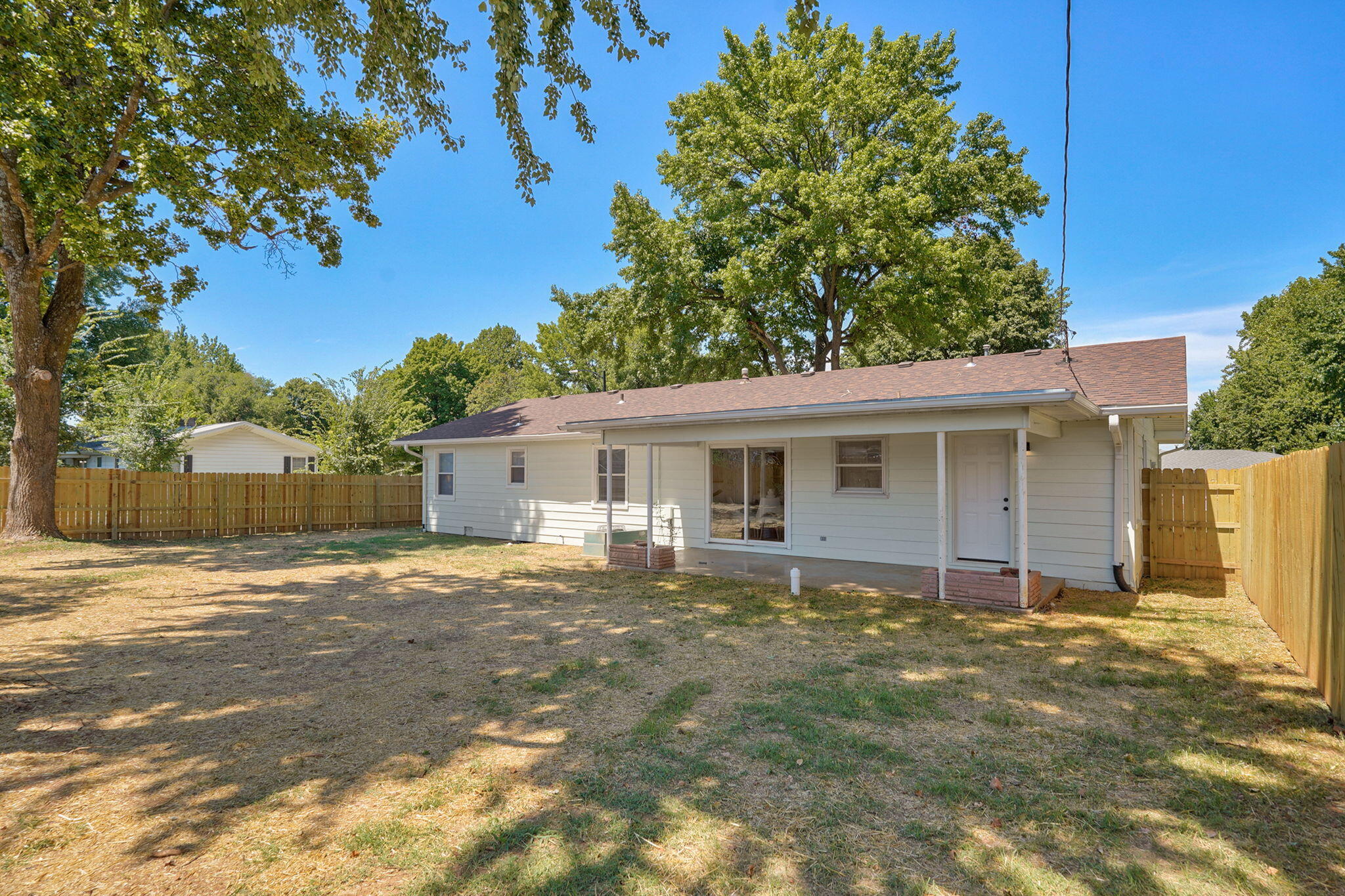 652 West University Street Property Photo 26