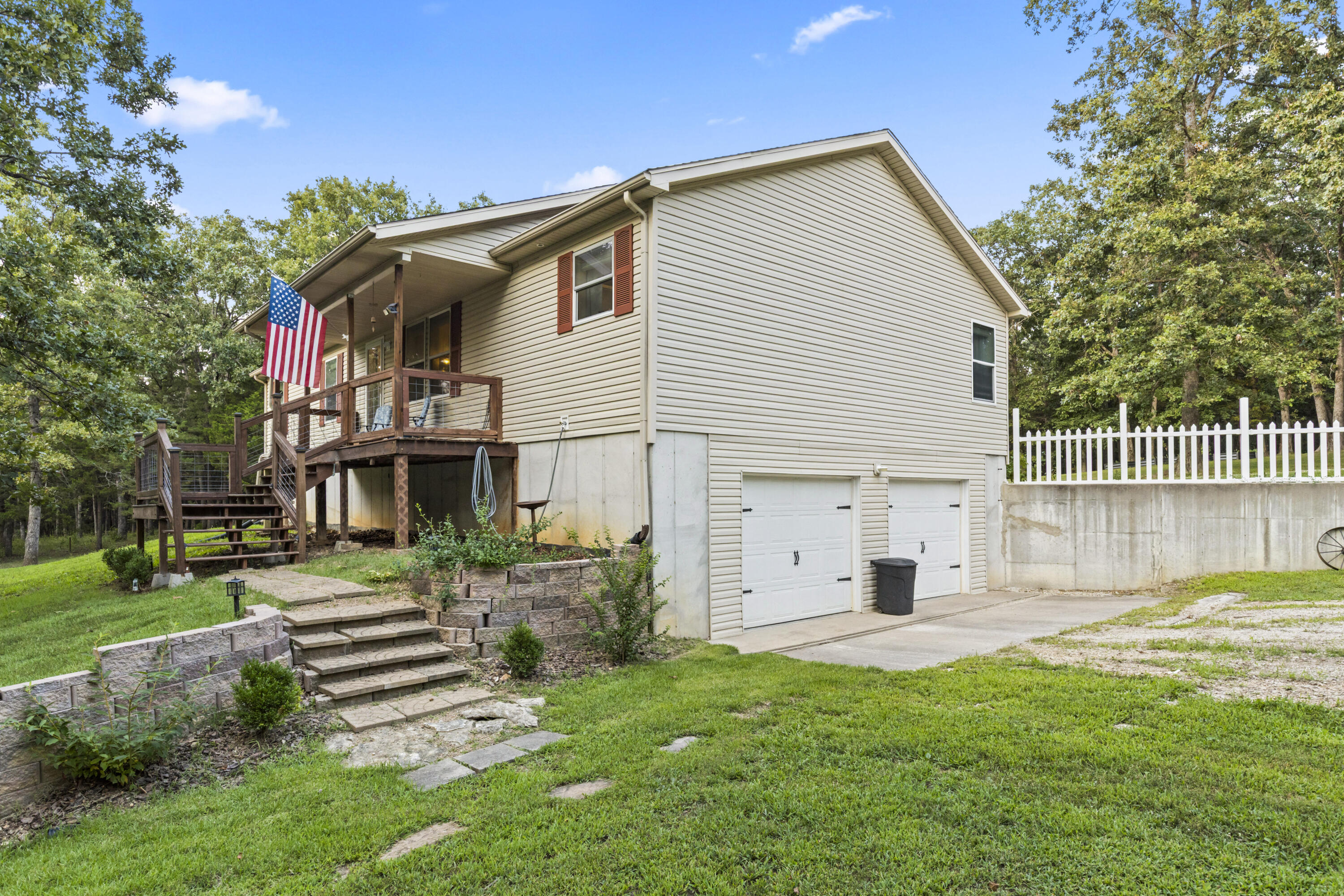 18275 New Hermitage Drive Property Photo 1