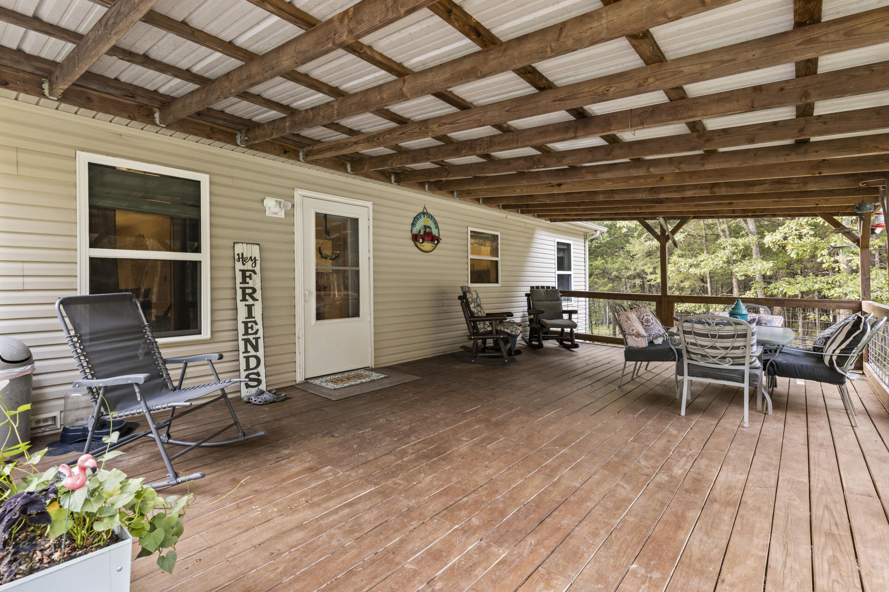 18275 New Hermitage Drive Property Photo 5