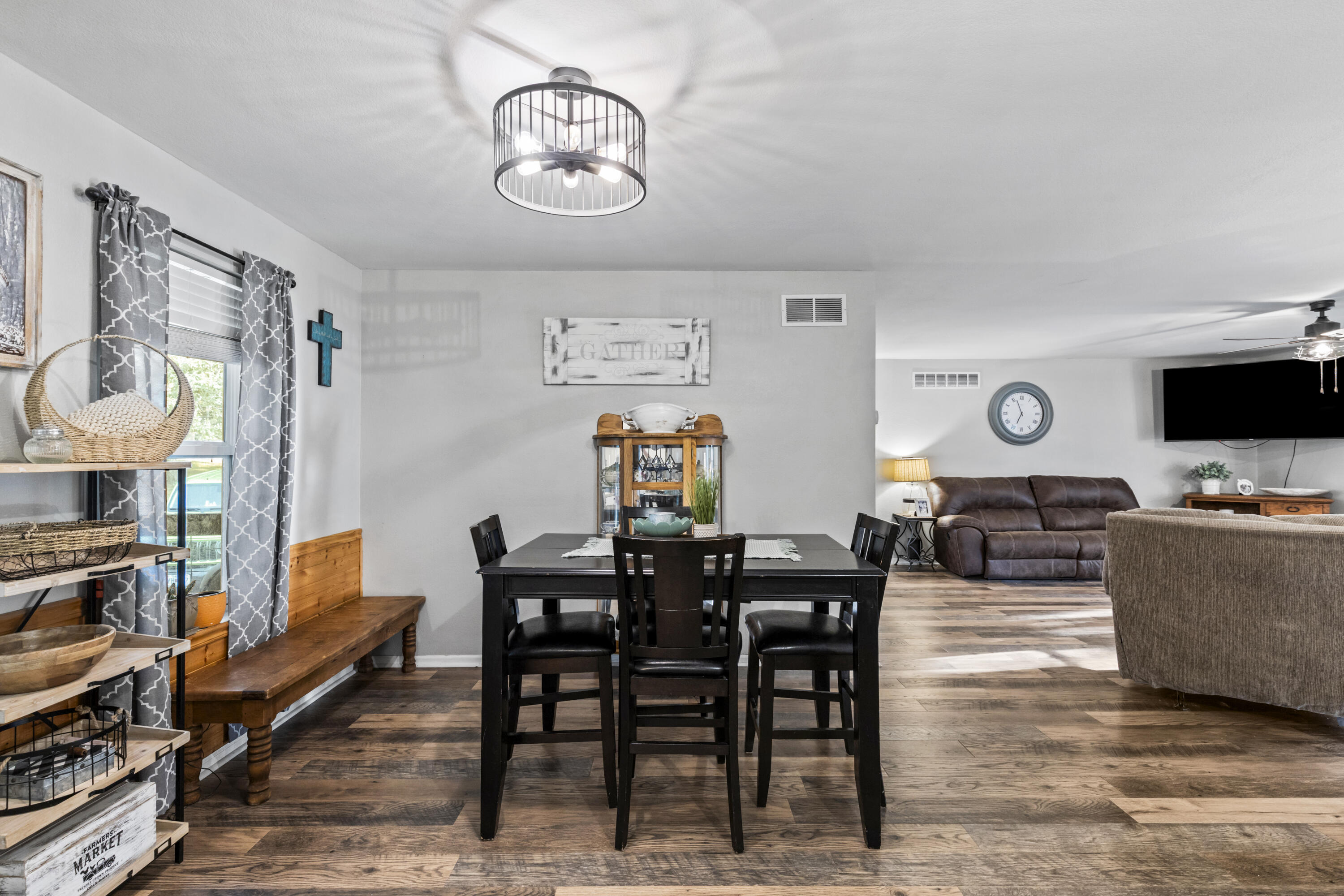 18275 New Hermitage Drive Property Photo 13