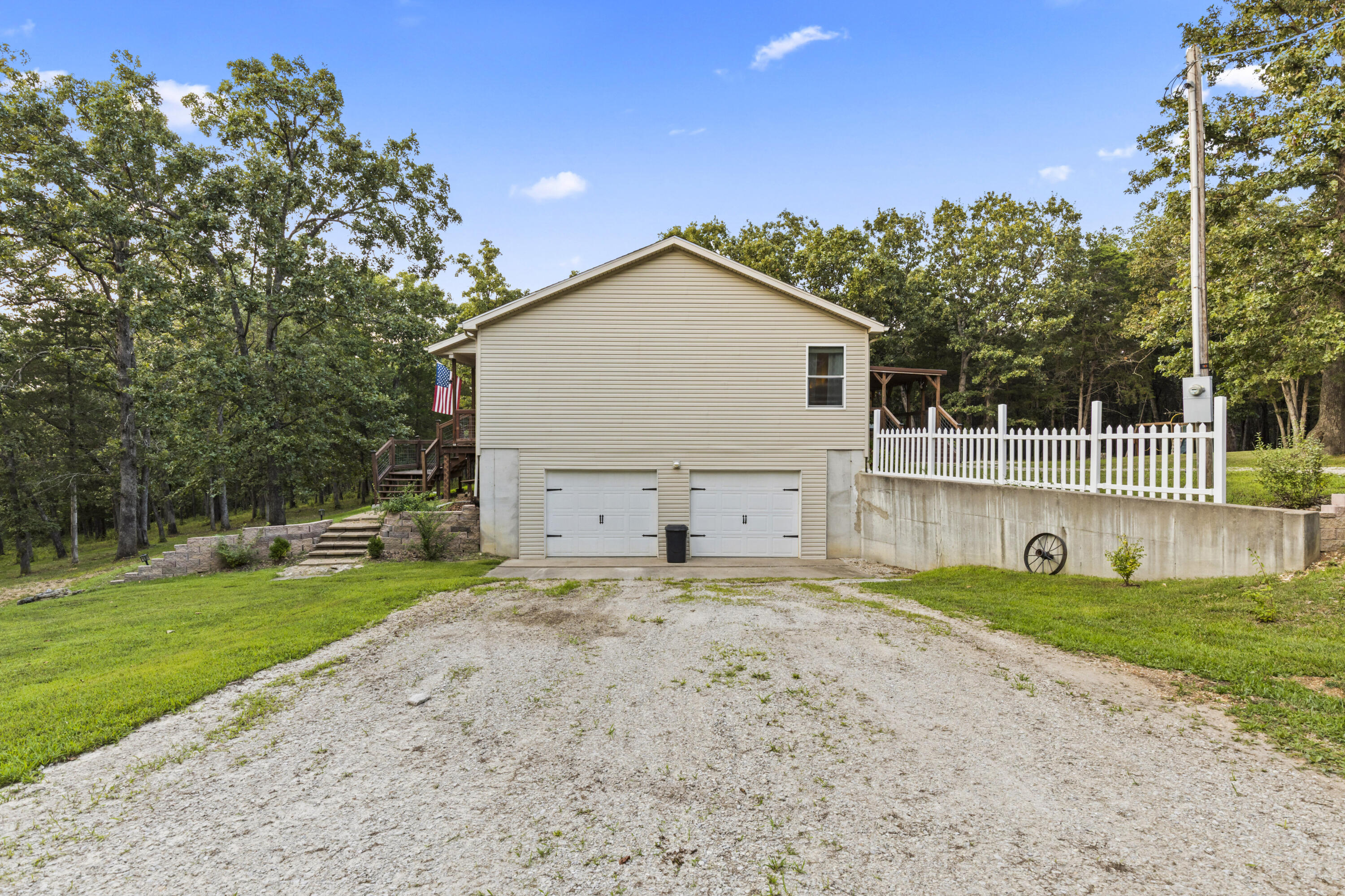 18275 New Hermitage Drive Property Photo 42