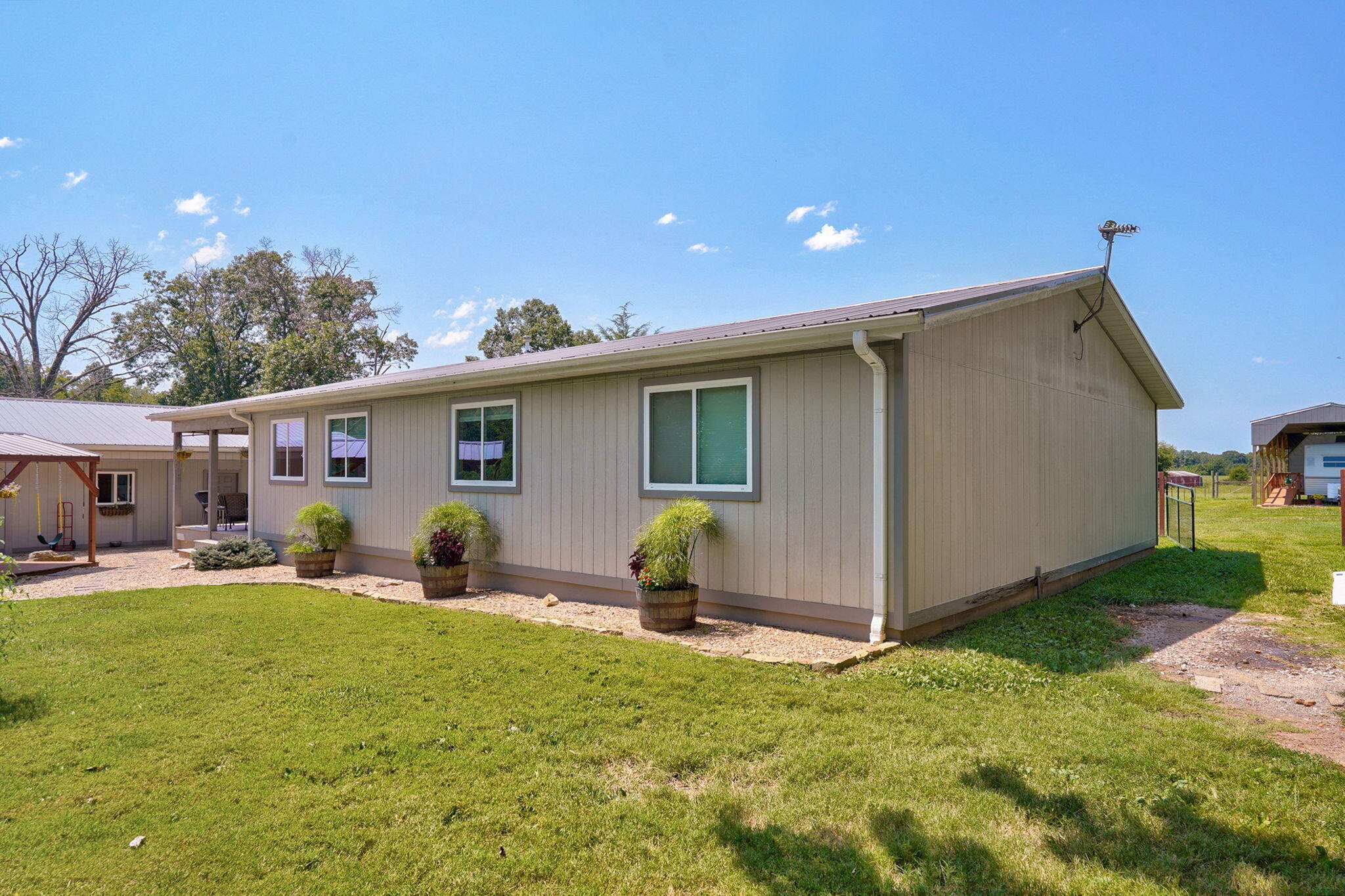 1037 Pastoral Road Property Photo 1