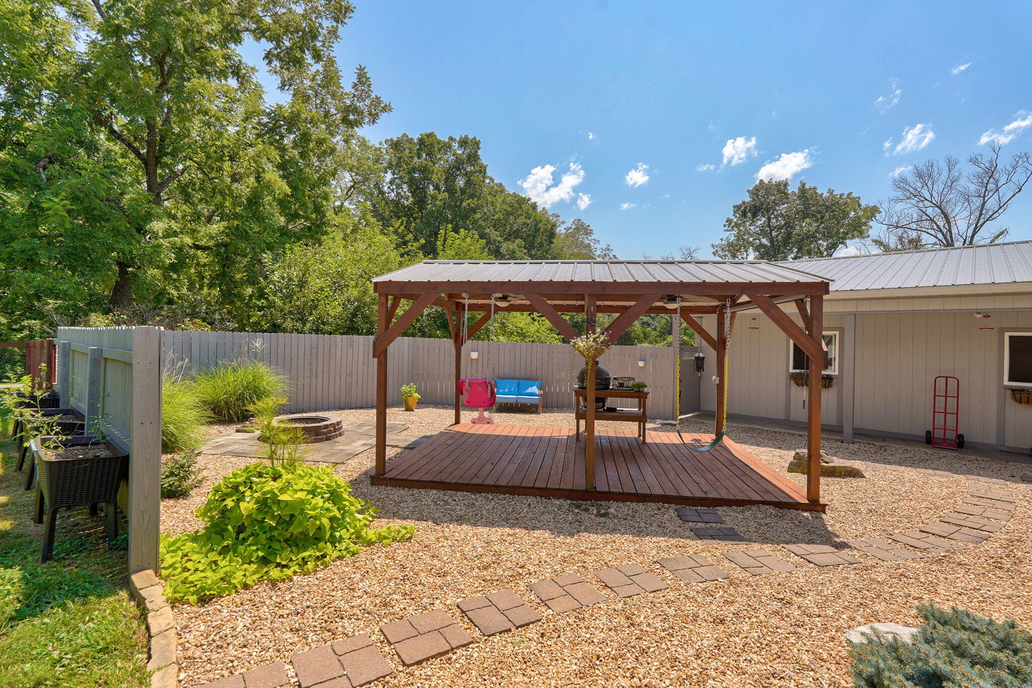 1037 Pastoral Road Property Photo 5