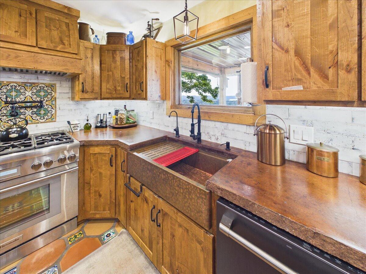 38 Skyline Drive Property Photo 38