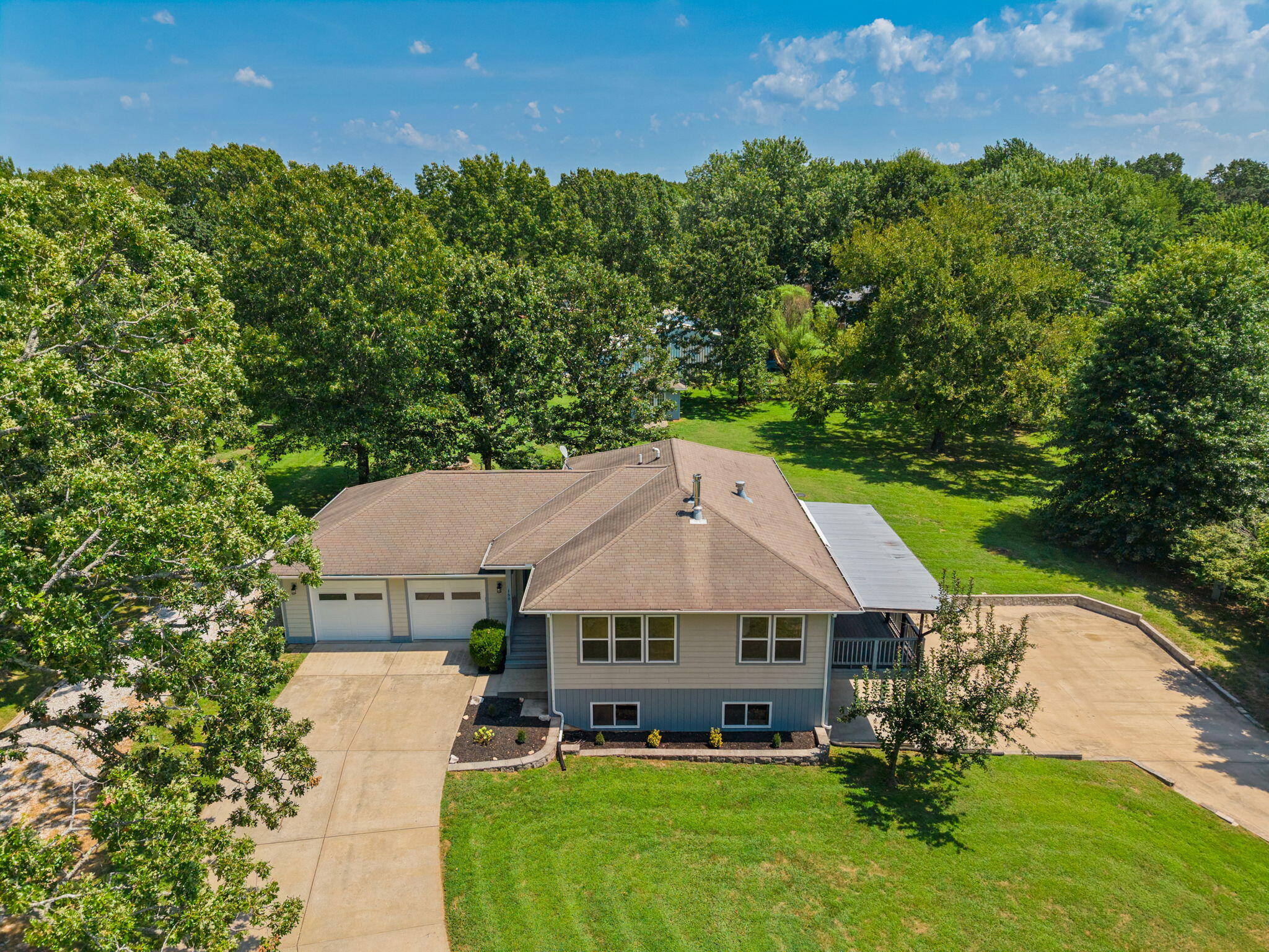 150 Chelsea Lane Property Photo 2