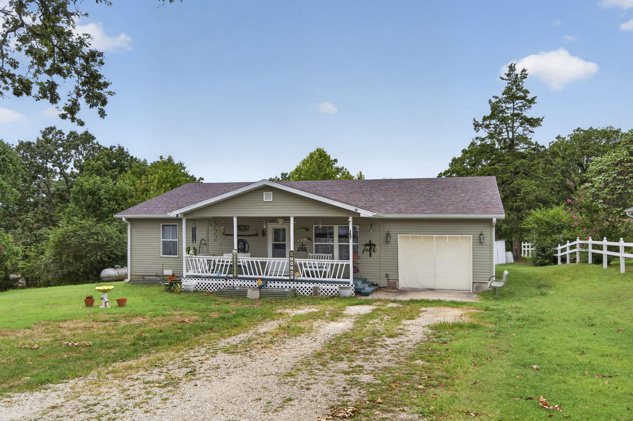 280 Auburn Road Property Photo 2