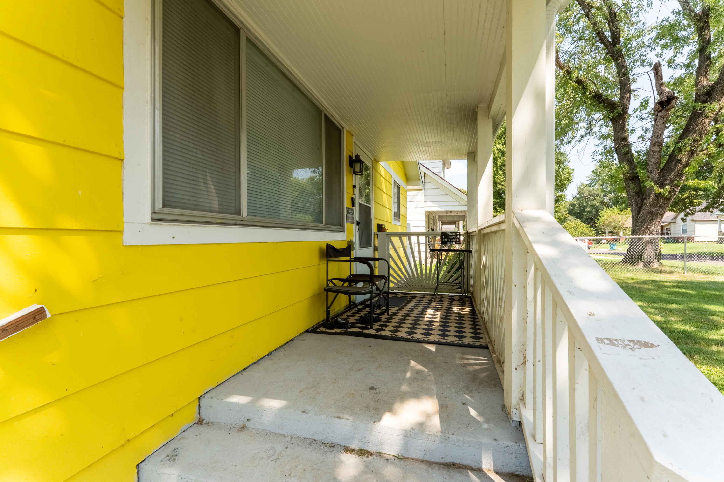 1437 West Central Street Property Photo 2